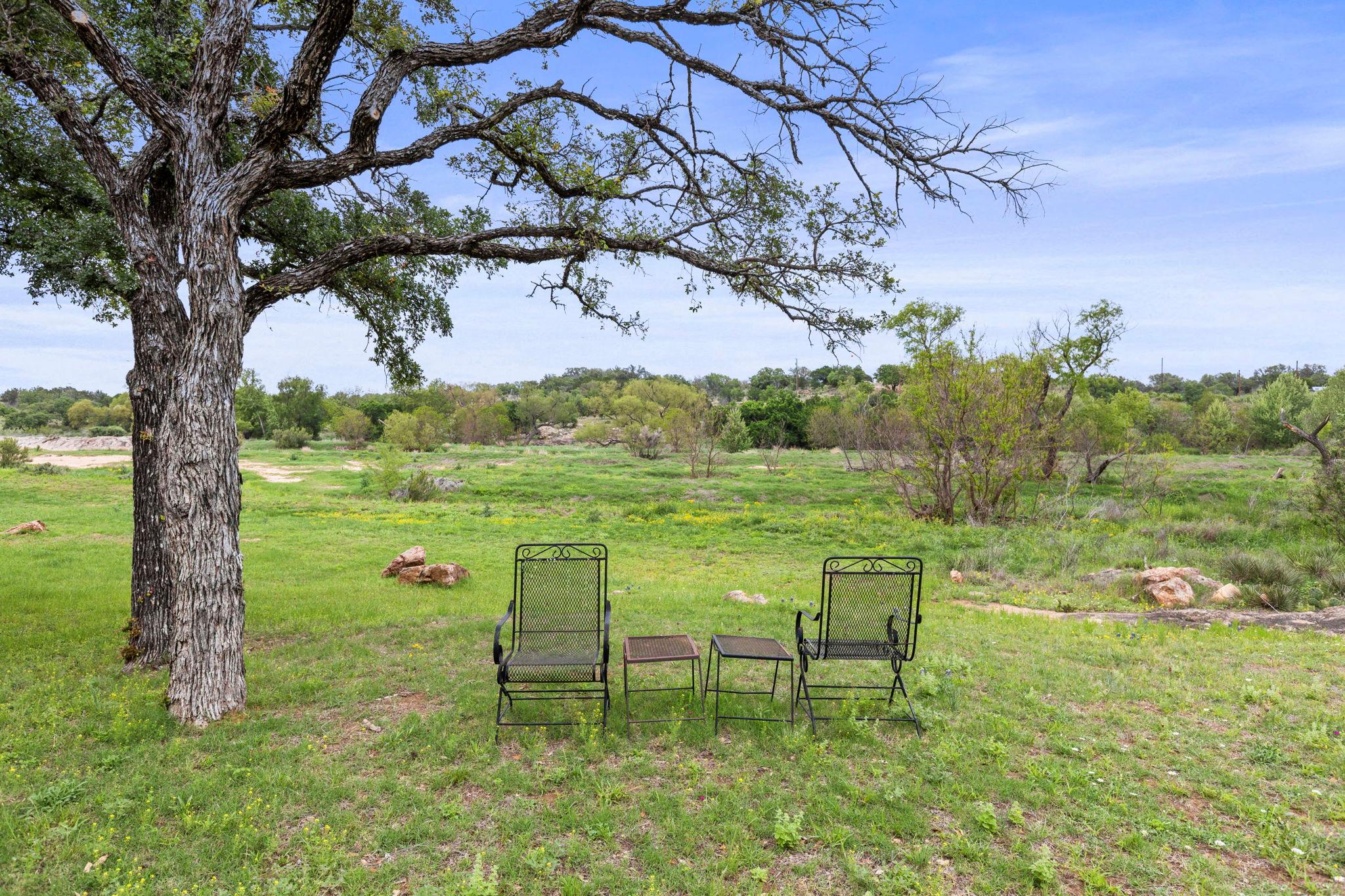 160 Lake Shore Dr, Horseshoe Bay, TX 78657