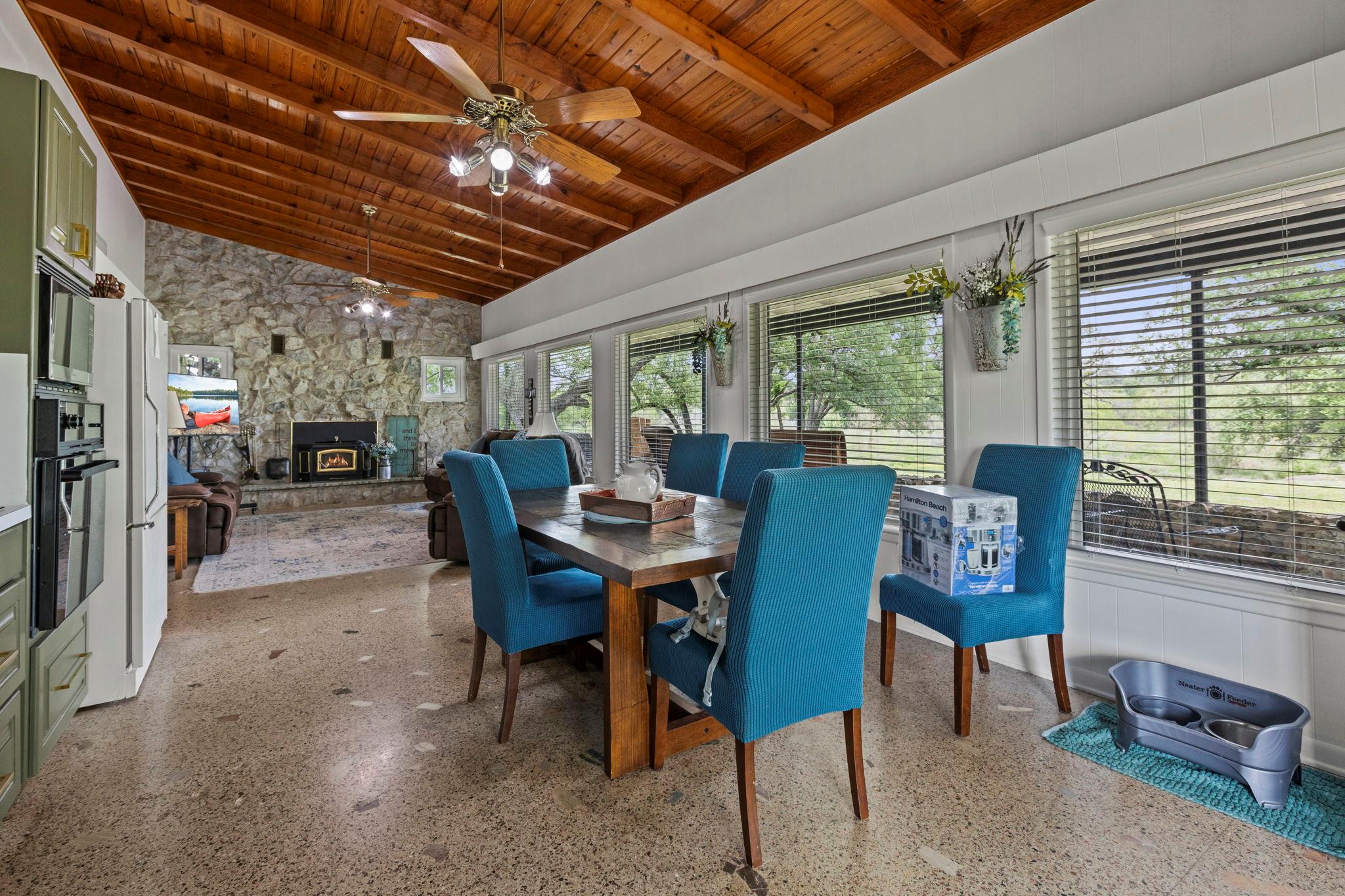 160 Lake Shore Dr, Horseshoe Bay, TX 78657