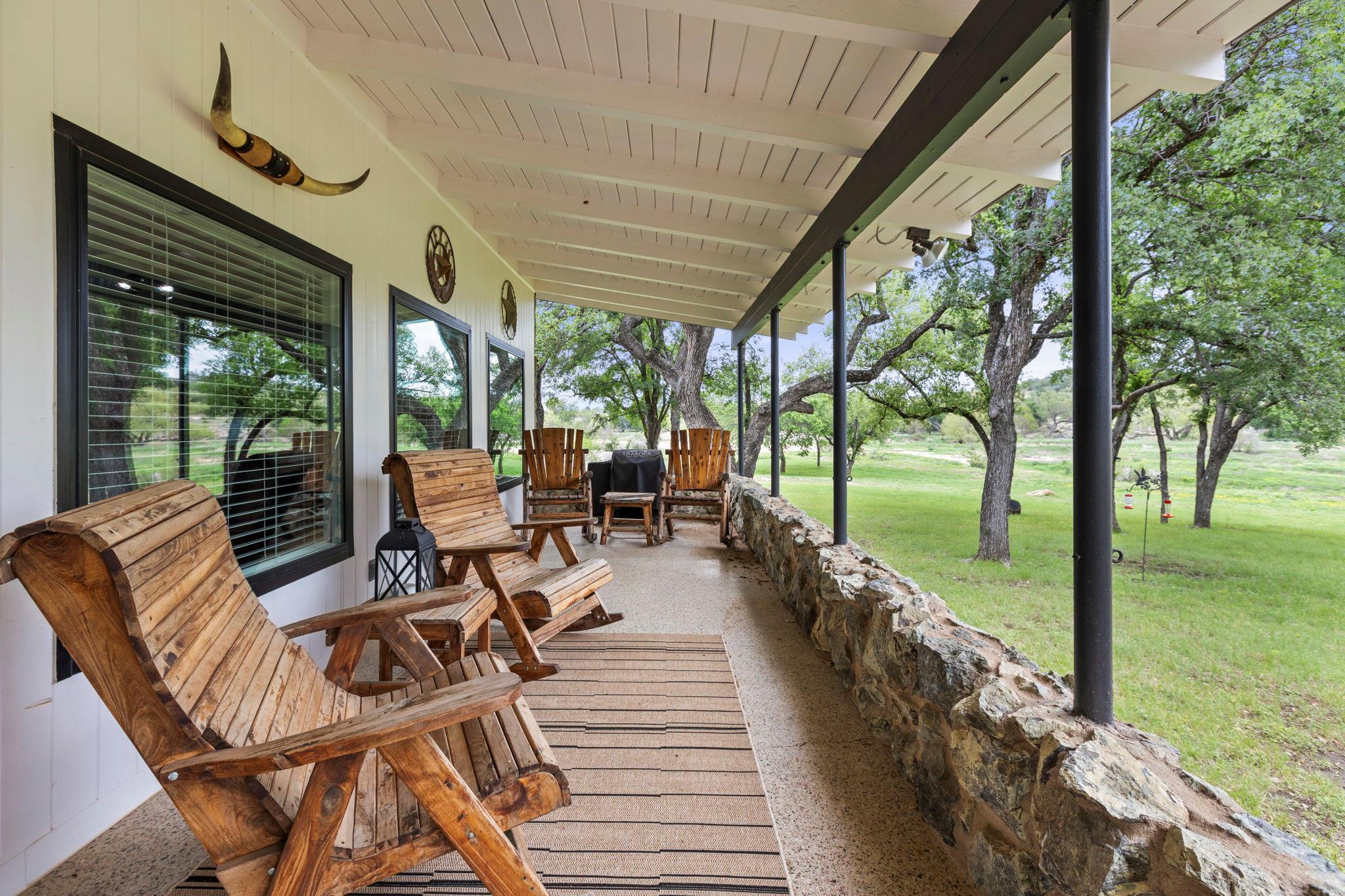 160 Lake Shore Dr, Horseshoe Bay, TX 78657