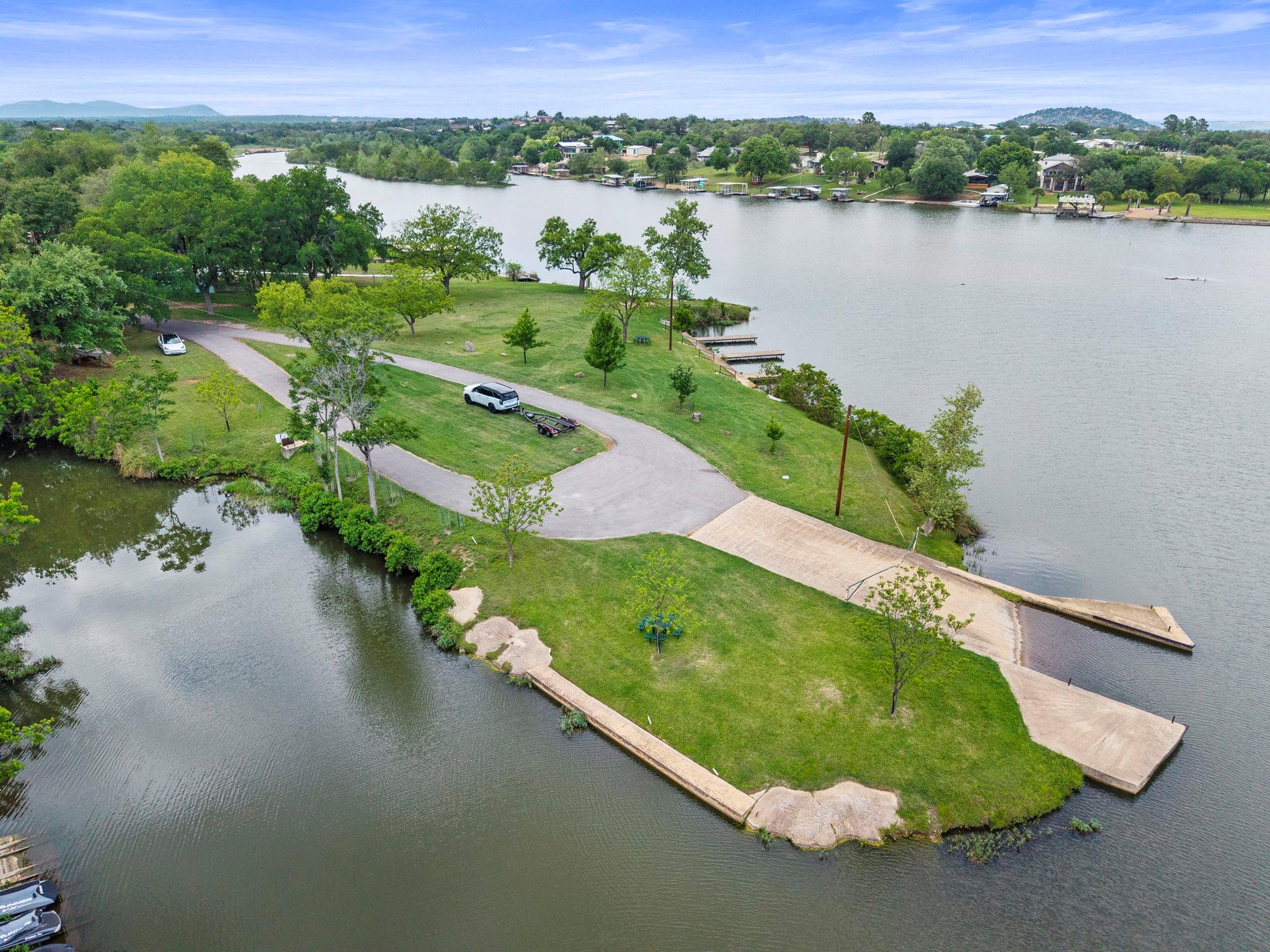 160 Lake Shore Dr, Horseshoe Bay, TX 78657