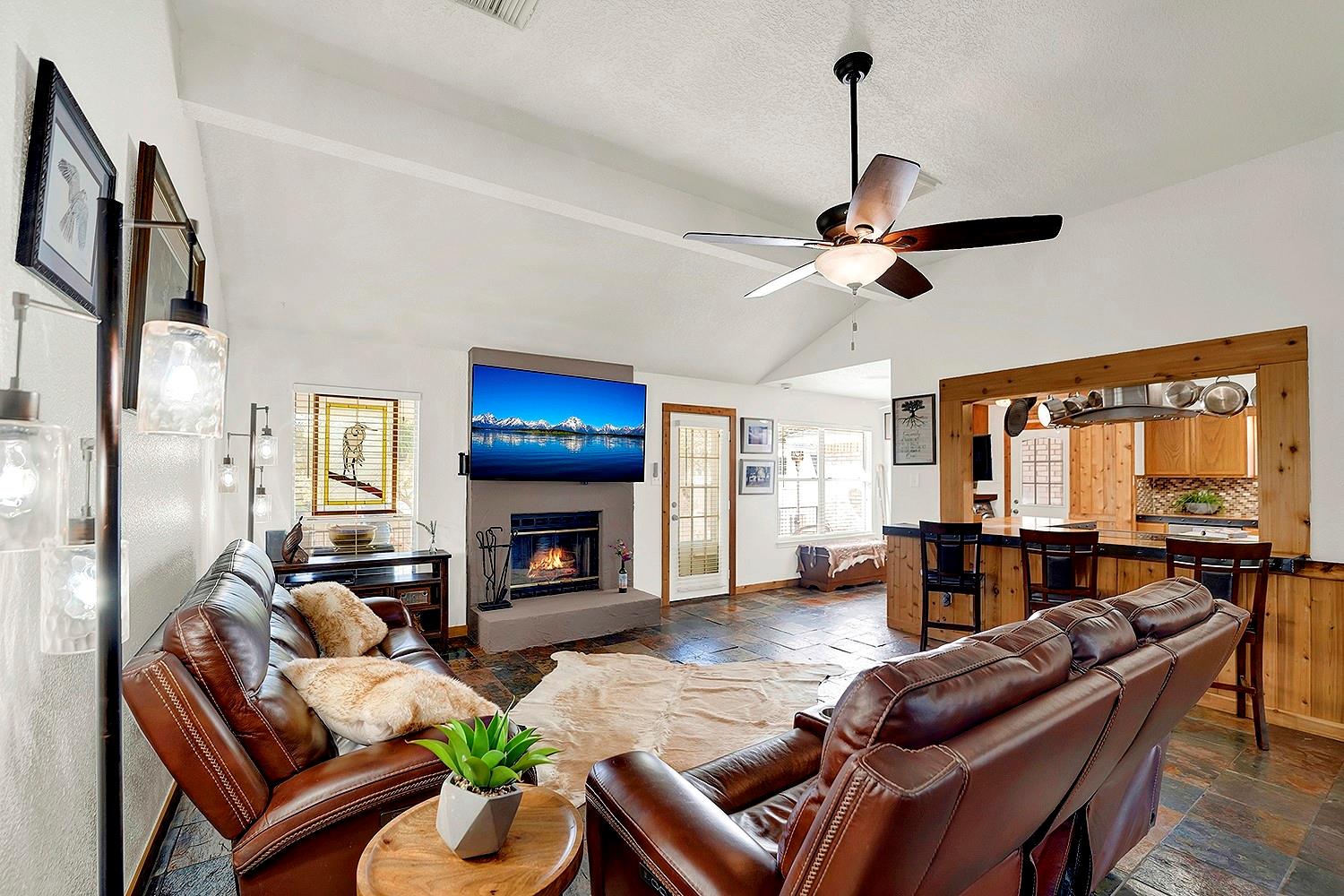 1106 Amanda, Canyon Lake, TX 78133