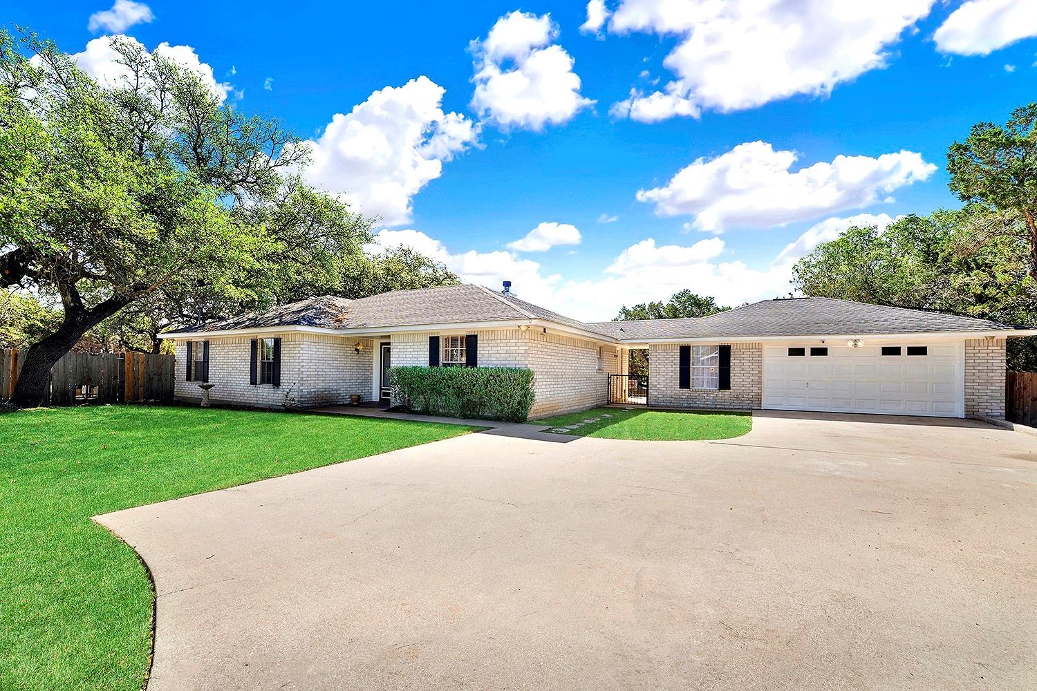 1106 Amanda, Canyon Lake, TX 78133