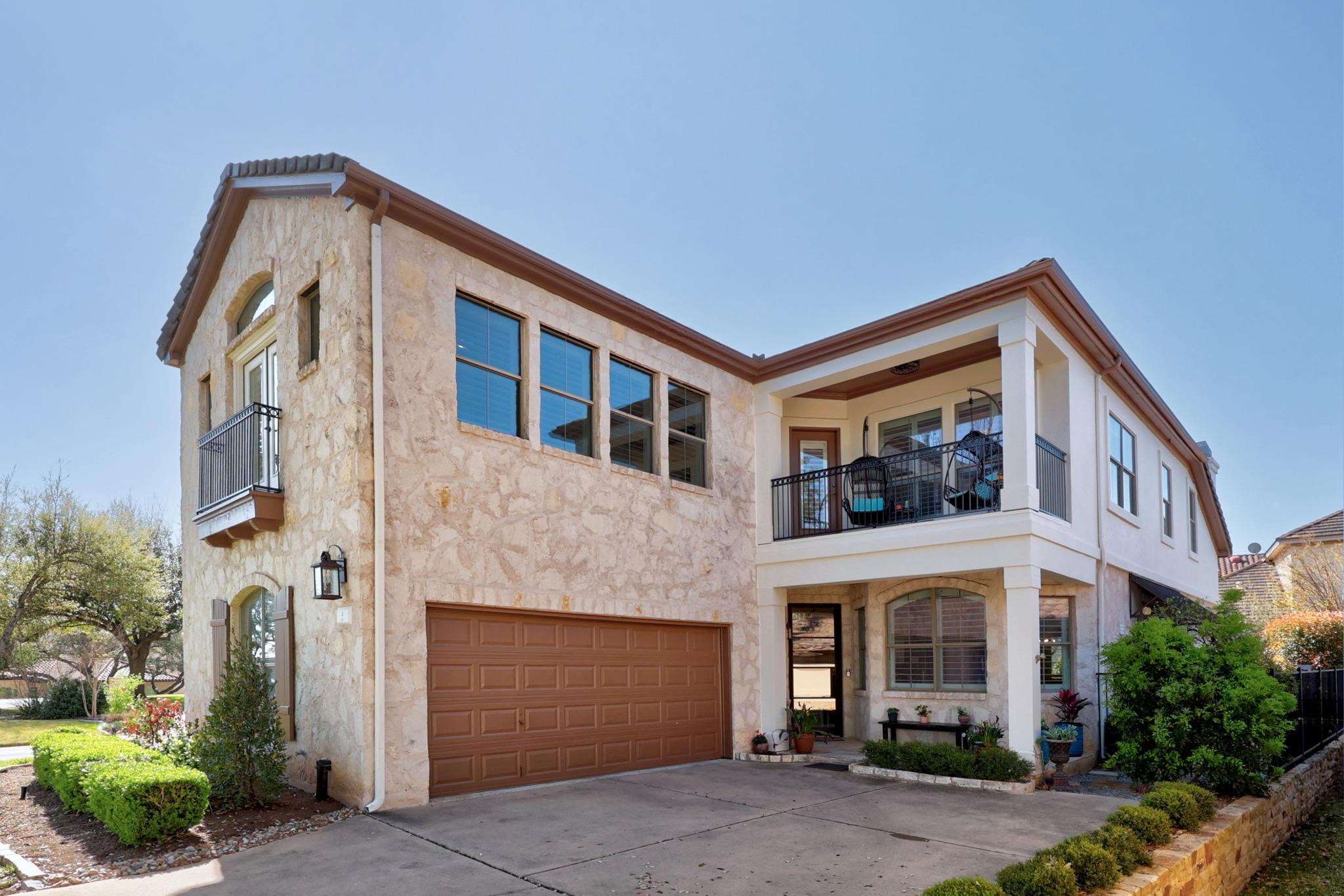 4 Hightrail Way, The Hills, TX 78738