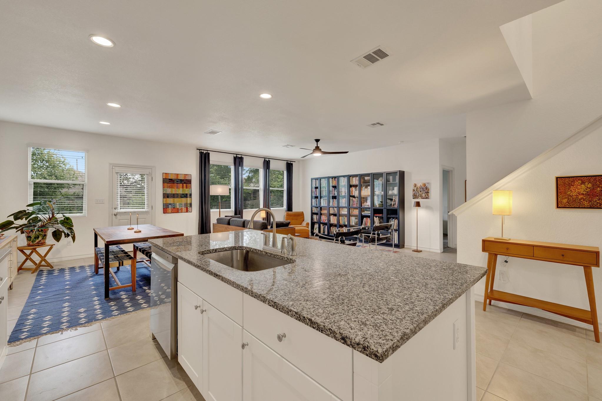 236 Mary Max Cir, San Marcos, TX 78666