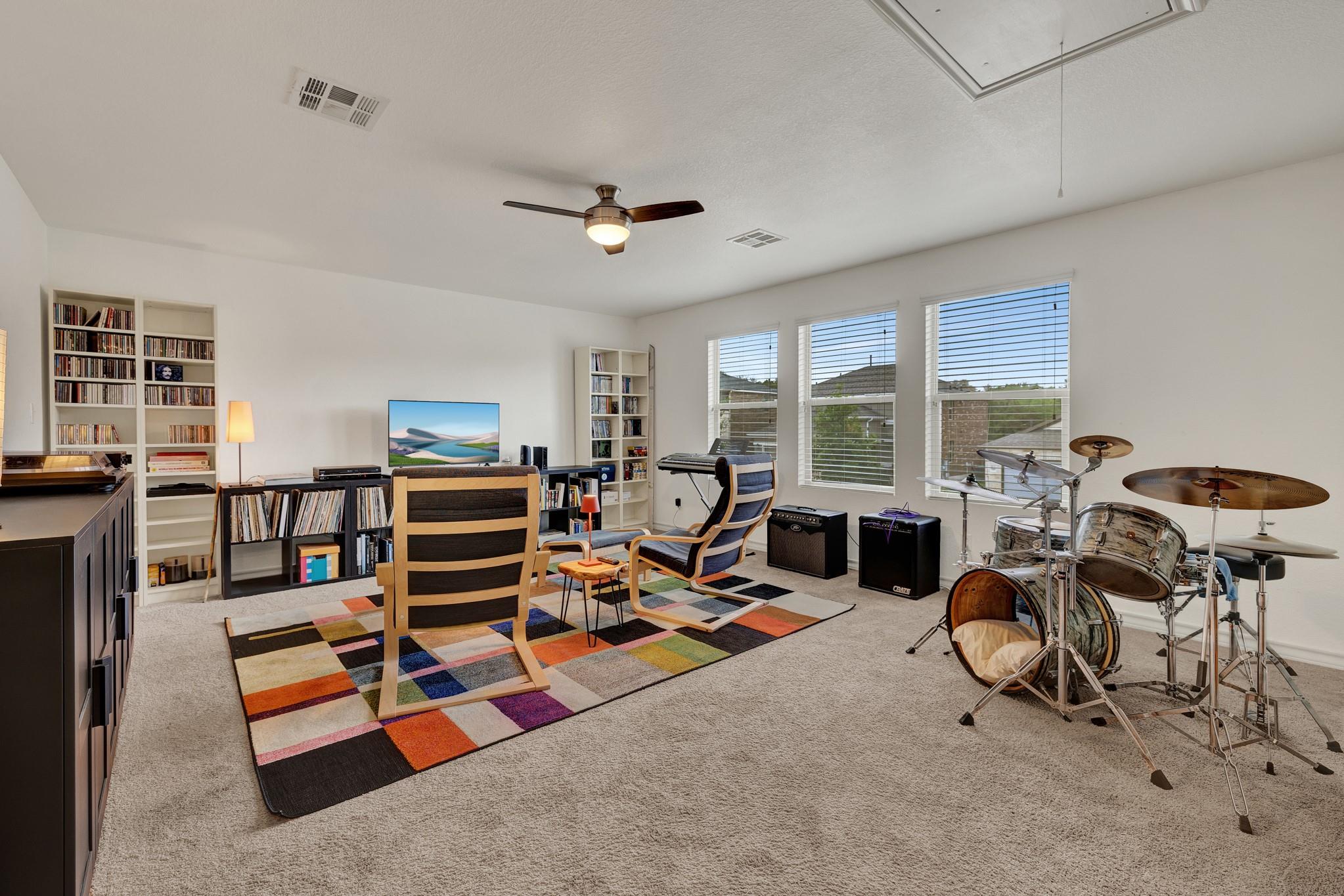 236 Mary Max Cir, San Marcos, TX 78666