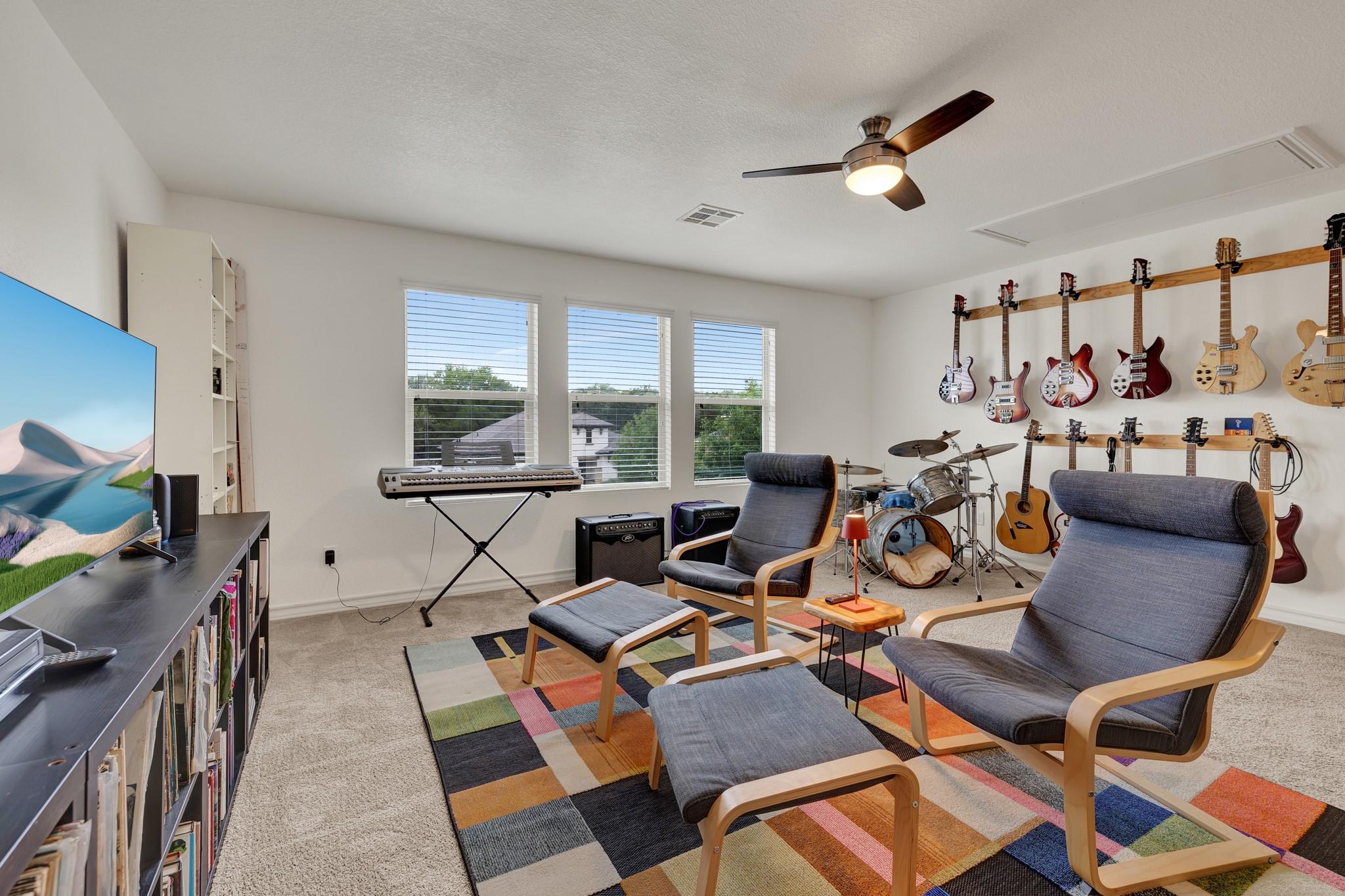 236 Mary Max Cir, San Marcos, TX 78666