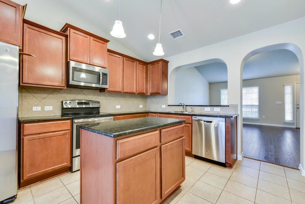 18401 NE FRIENDSHIP HILL Dr, Pflugerville, TX 78660