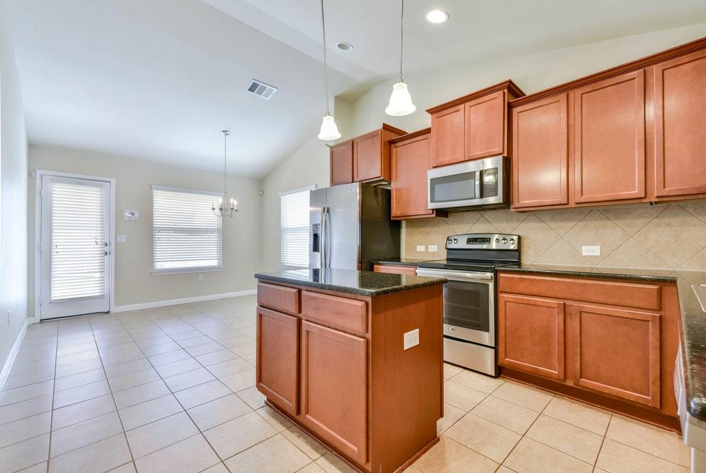 18401 NE FRIENDSHIP HILL Dr, Pflugerville, TX 78660