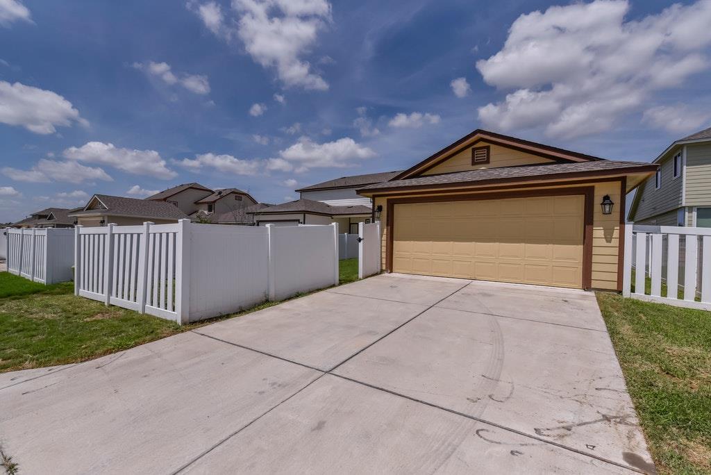 18401 NE FRIENDSHIP HILL Dr, Pflugerville, TX 78660