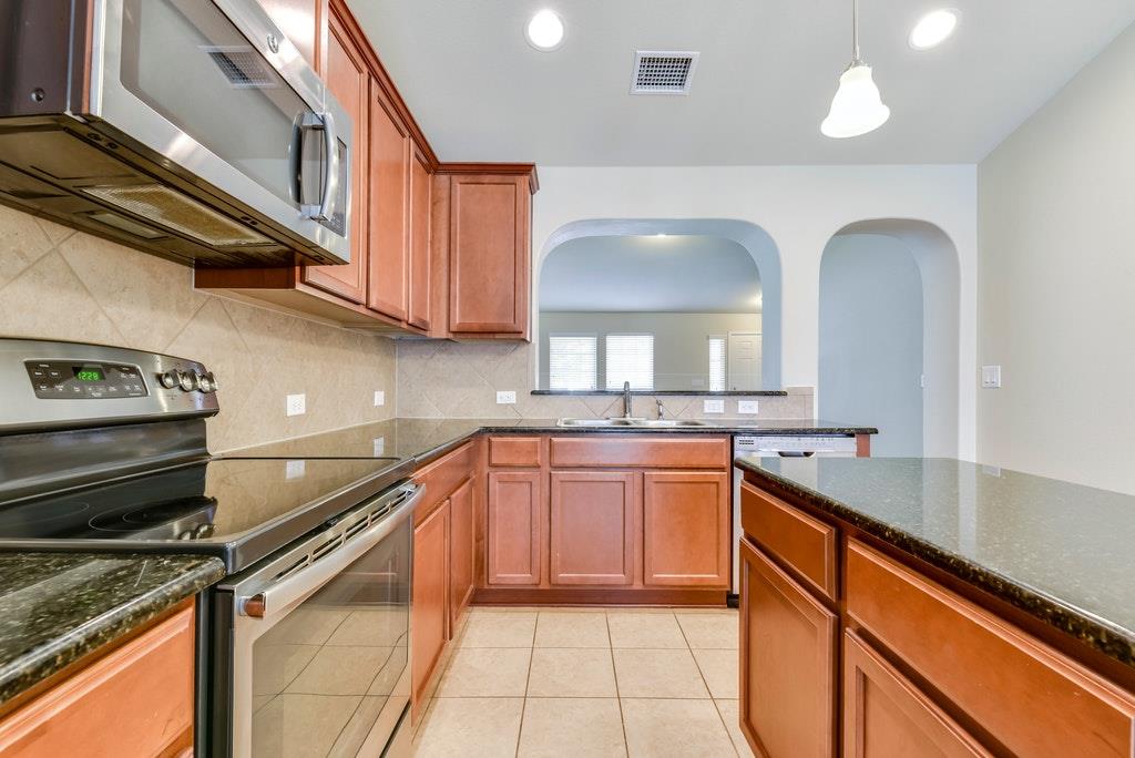 18401 NE FRIENDSHIP HILL Dr, Pflugerville, TX 78660