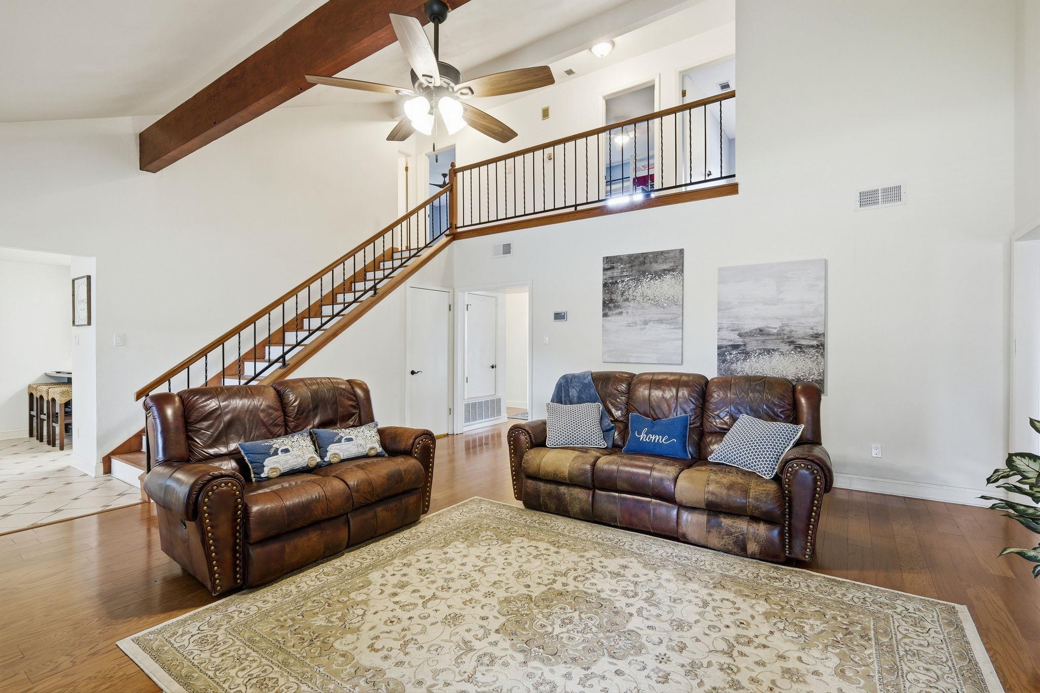 1306 Oakridge Dr, Round Rock, TX 78681