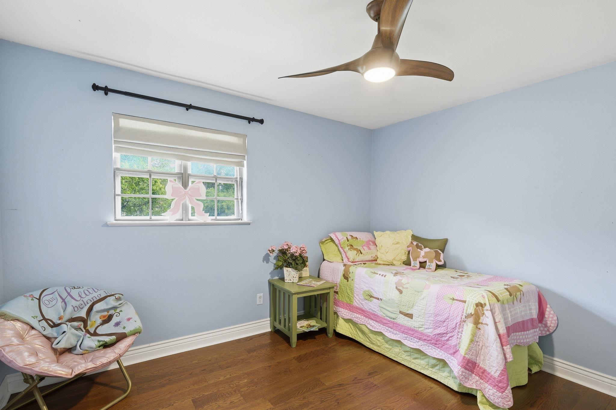 1306 Oakridge Dr, Round Rock, TX 78681