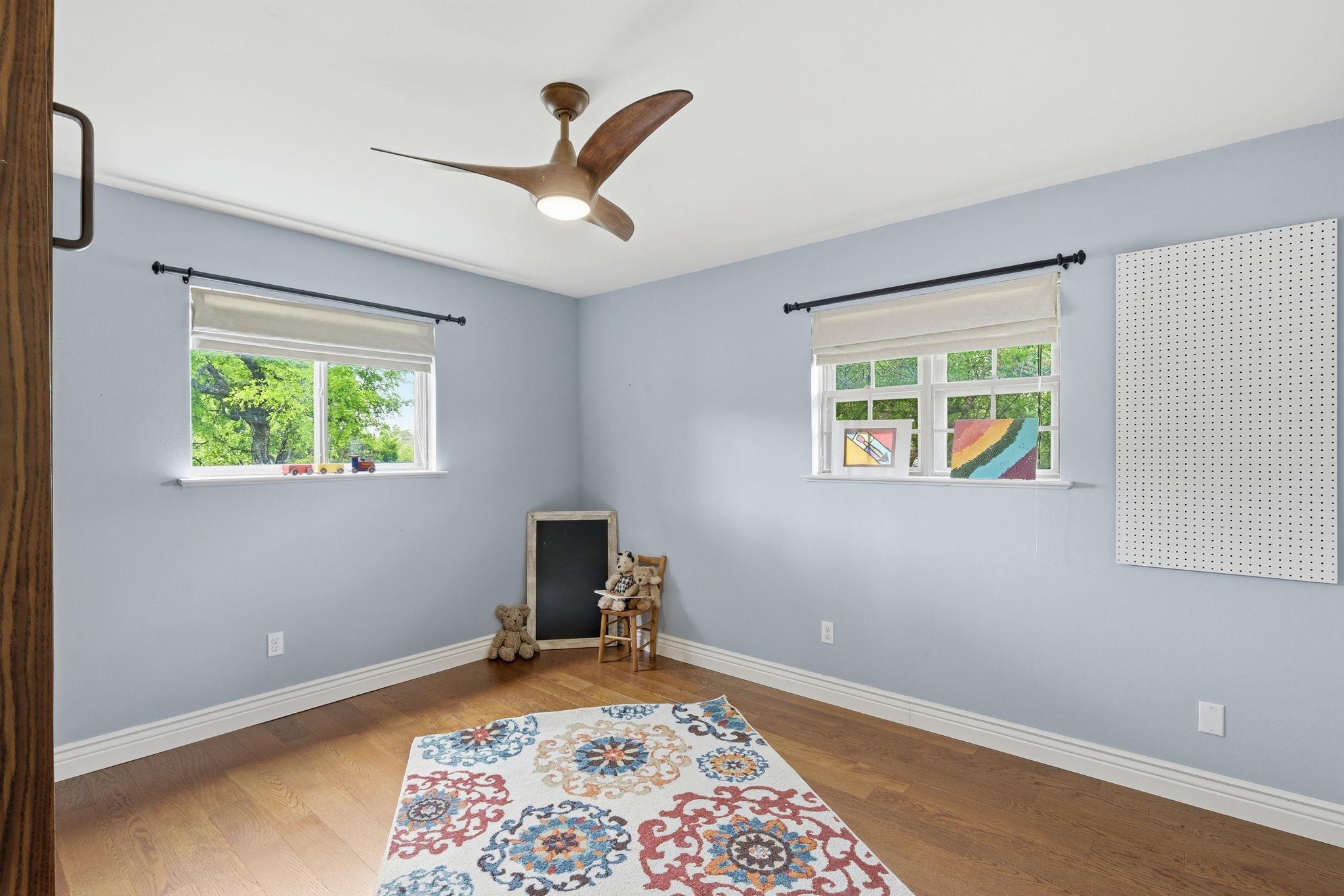 1306 Oakridge Dr, Round Rock, TX 78681