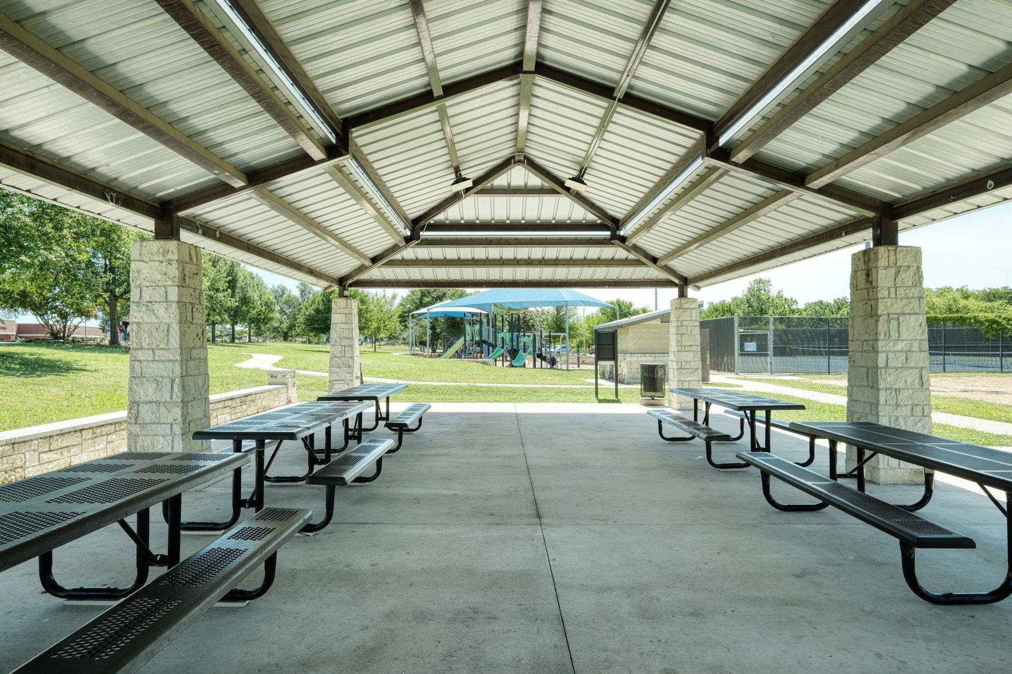 1306 Oakridge Dr, Round Rock, TX 78681