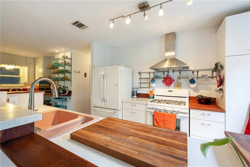 4407 Lareina Dr, Austin, TX 78745