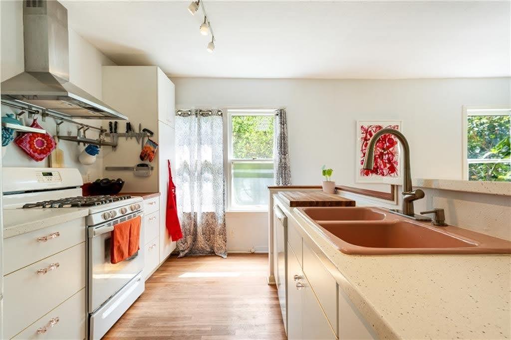 4407 Lareina Dr, Austin, TX 78745