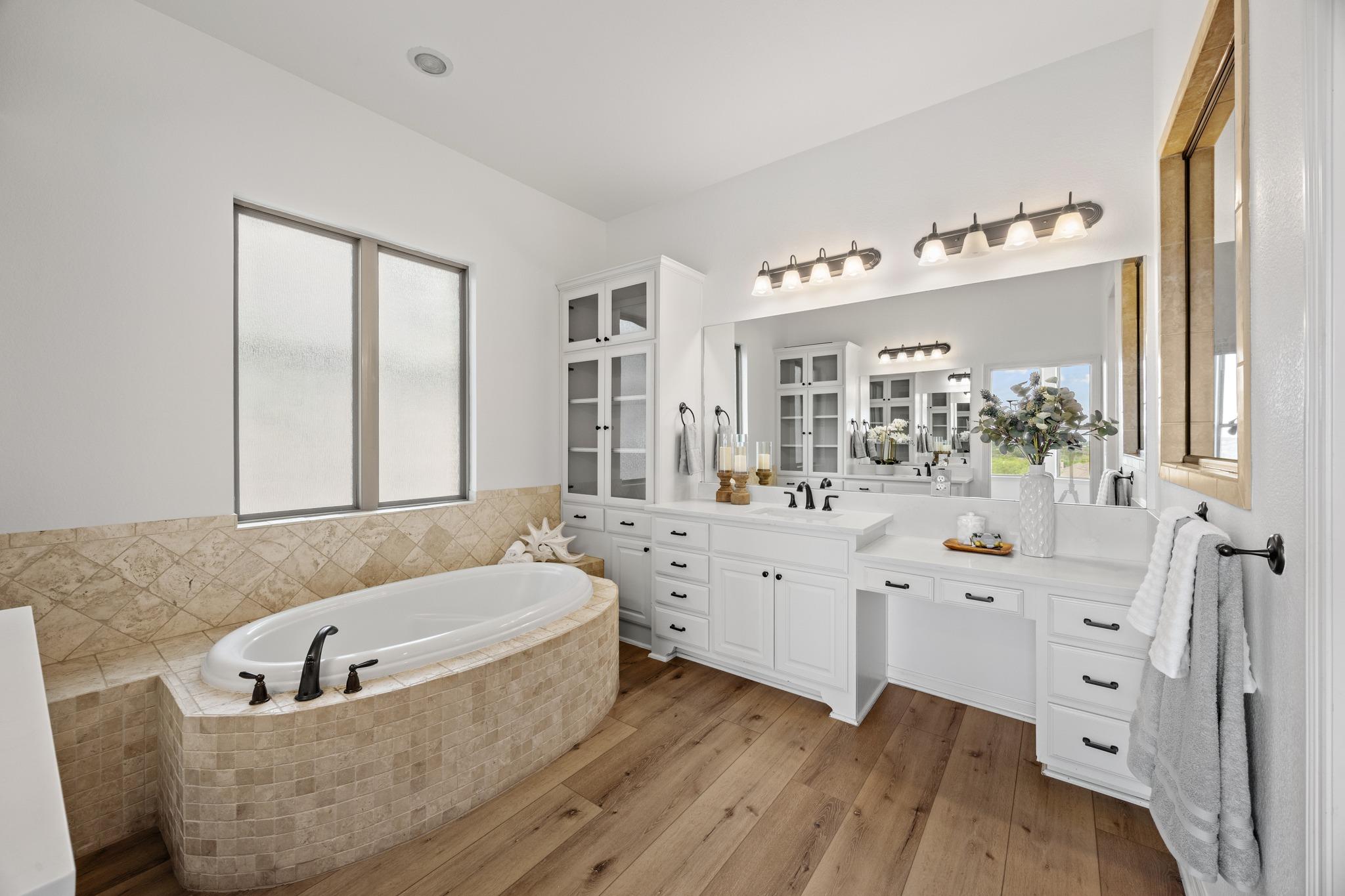 366 Mirafield Ln, Austin, TX 78737