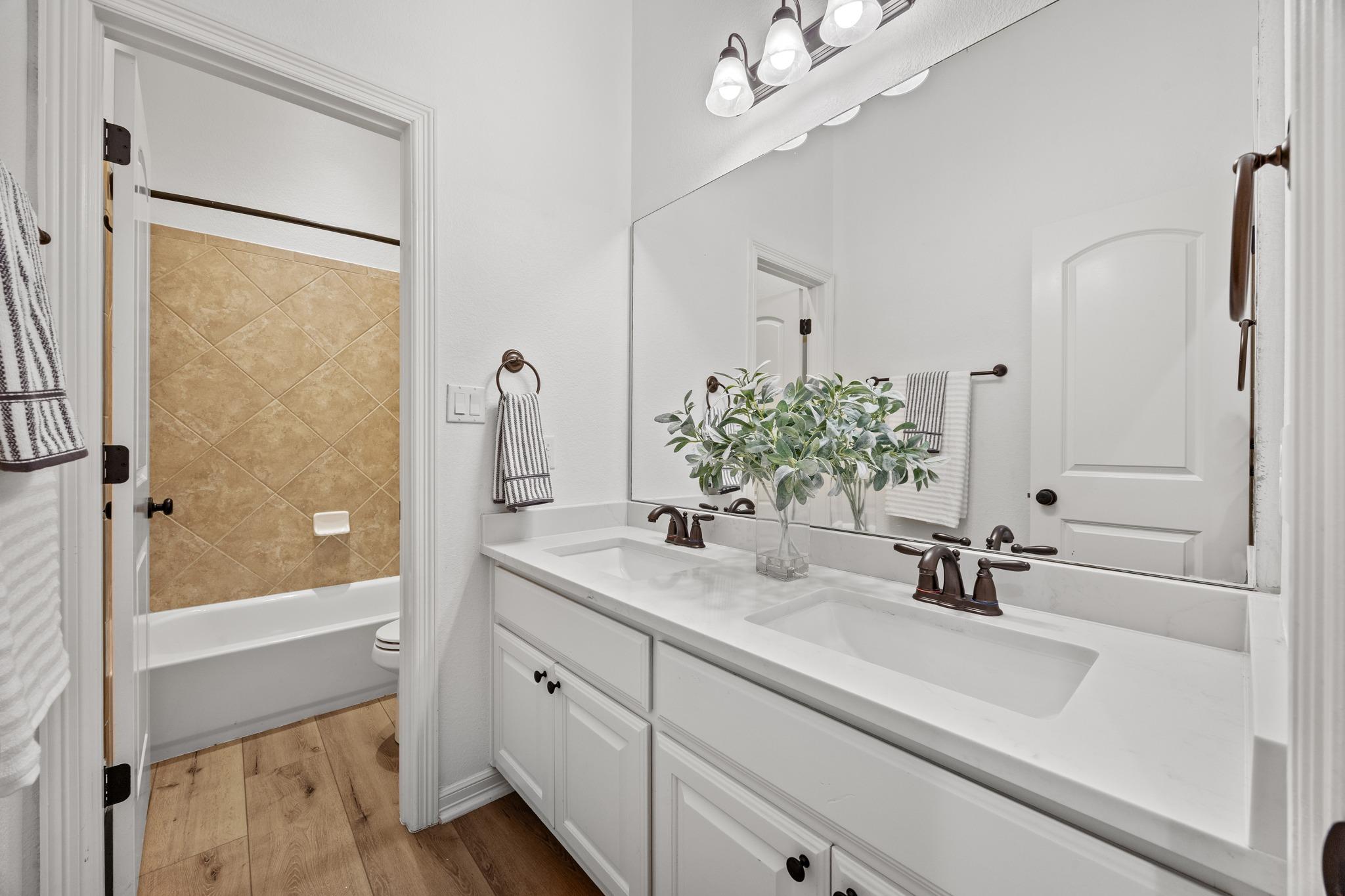 366 Mirafield Ln, Austin, TX 78737