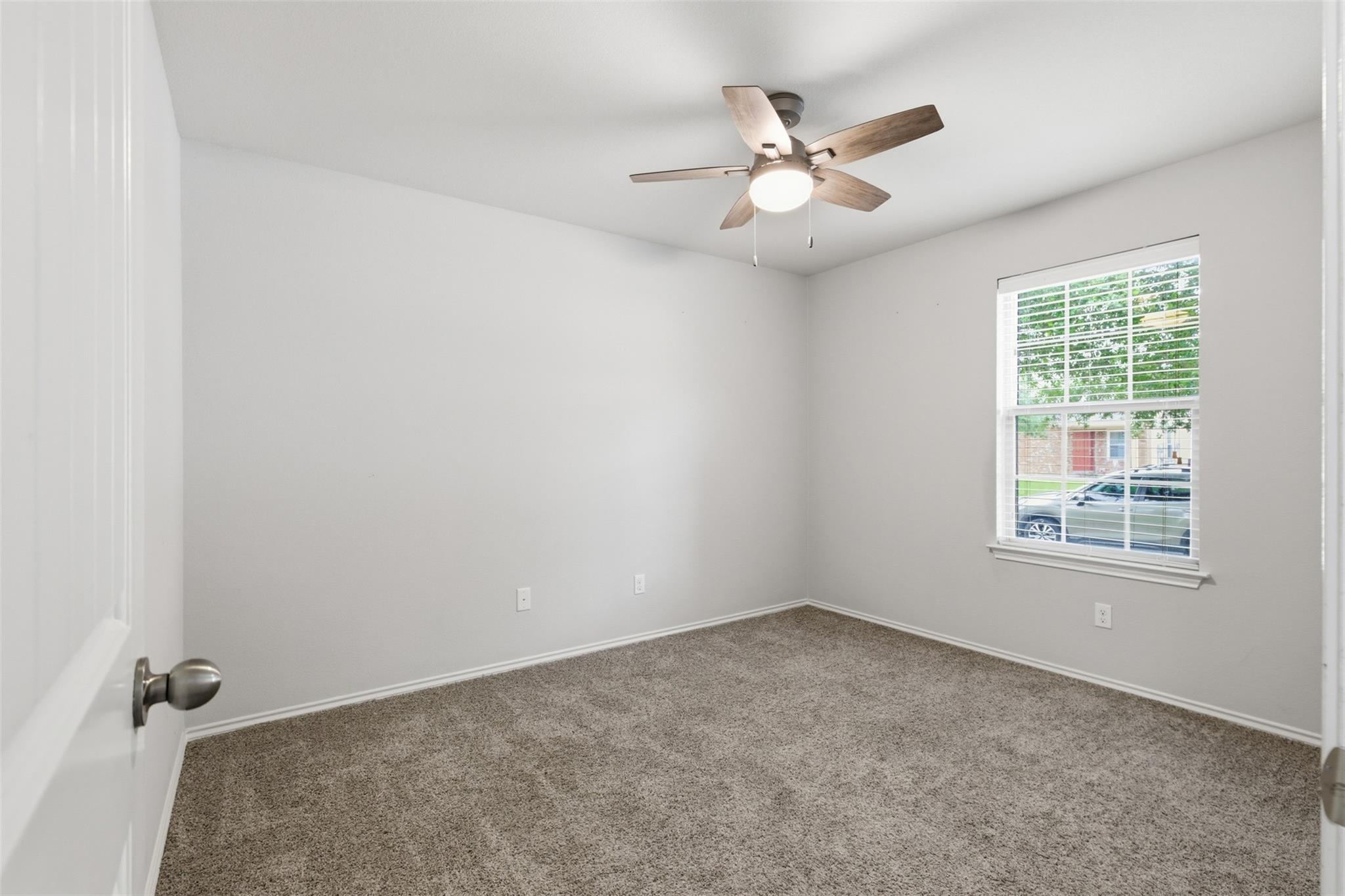 18420 Cloudmore Ln, Elgin, TX 78621