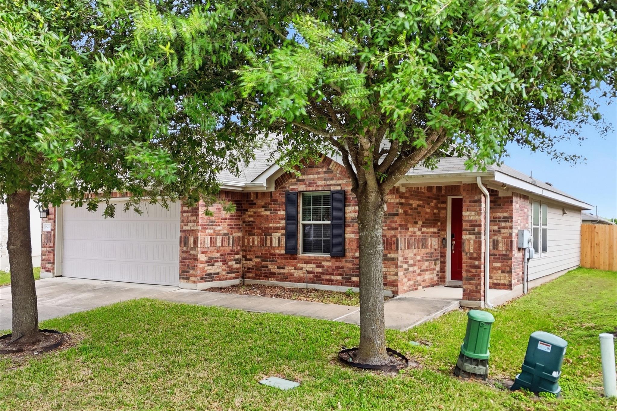 18420 Cloudmore Ln, Elgin, TX 78621