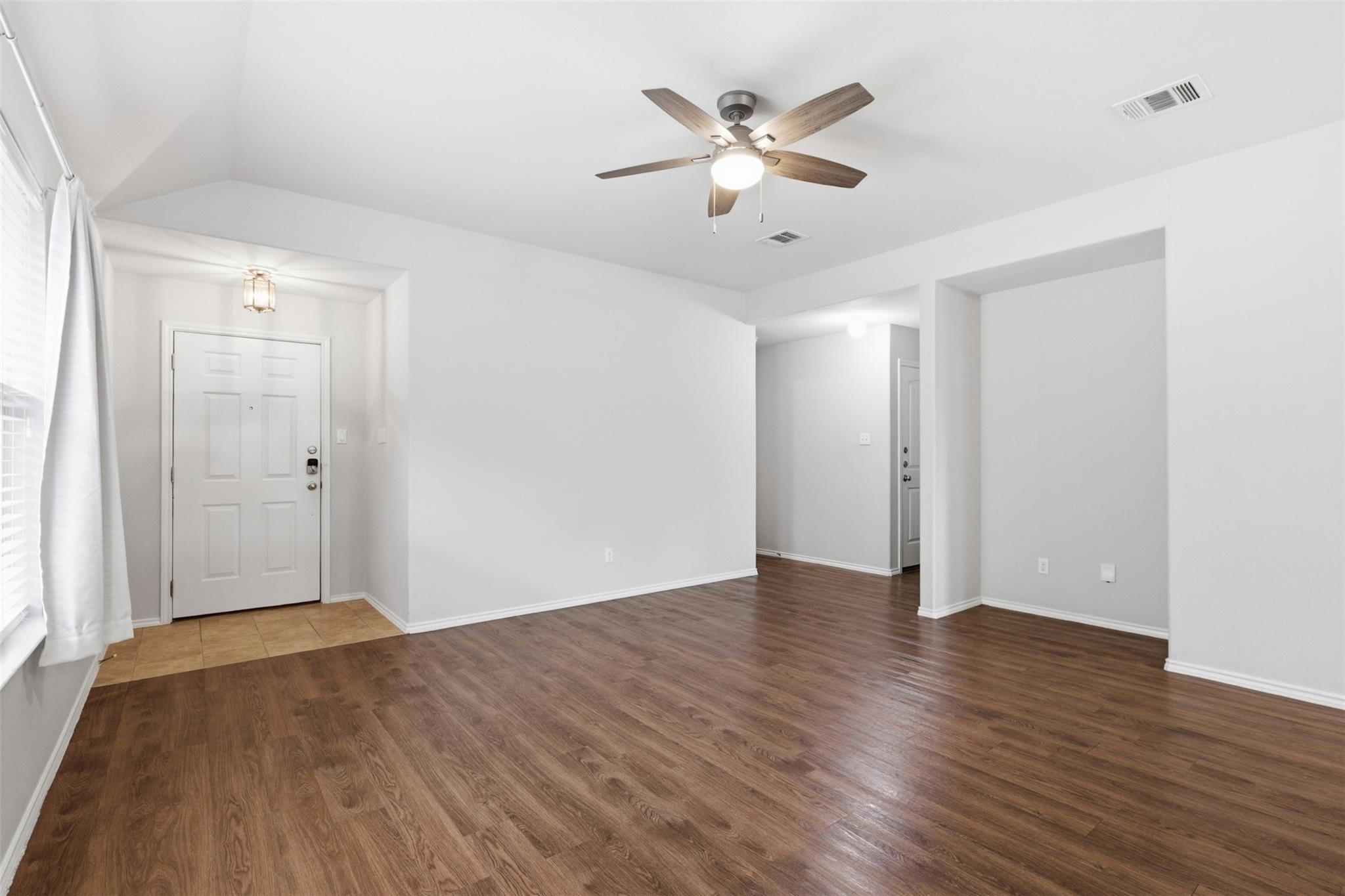 18420 Cloudmore Ln, Elgin, TX 78621