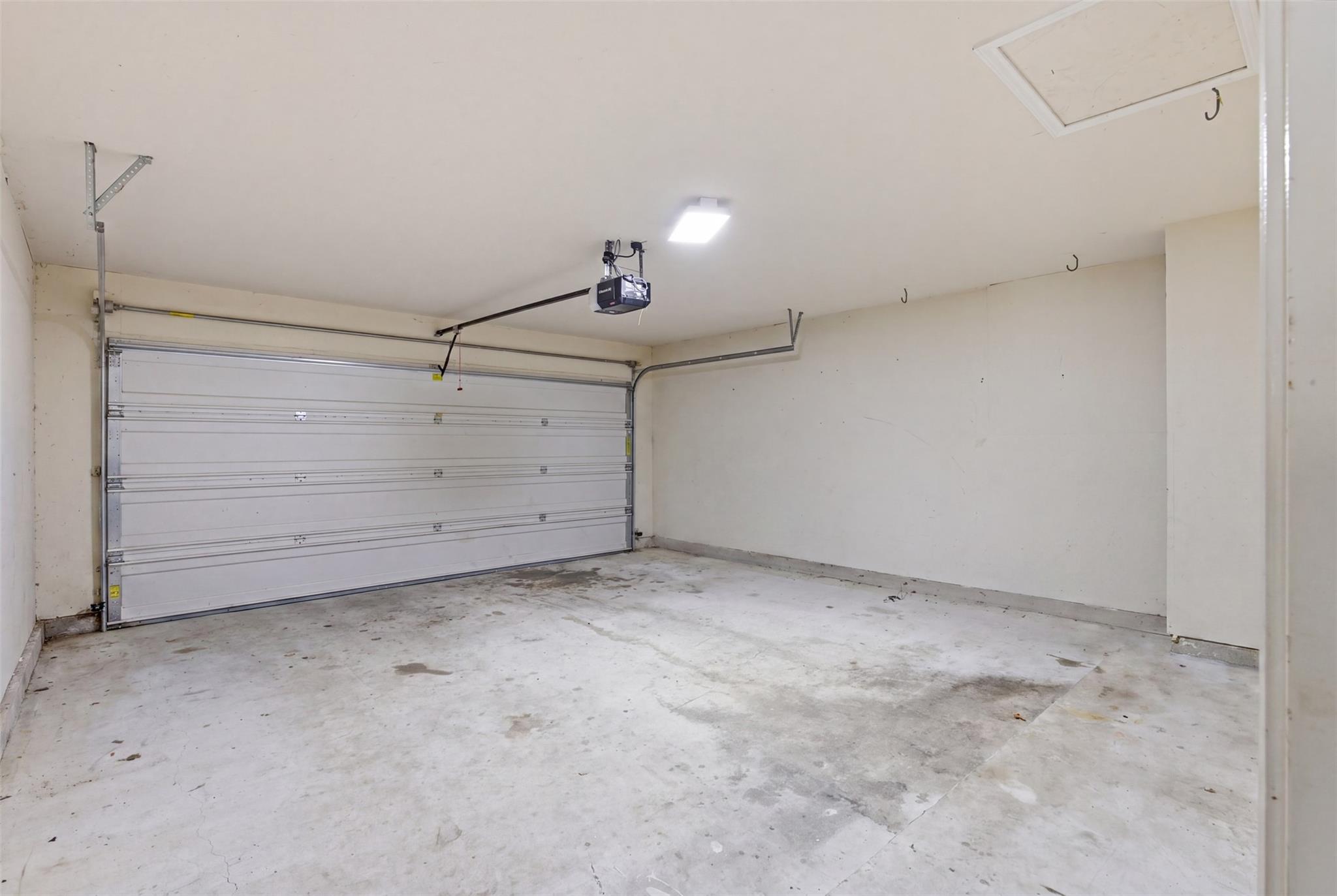 18420 Cloudmore Ln, Elgin, TX 78621