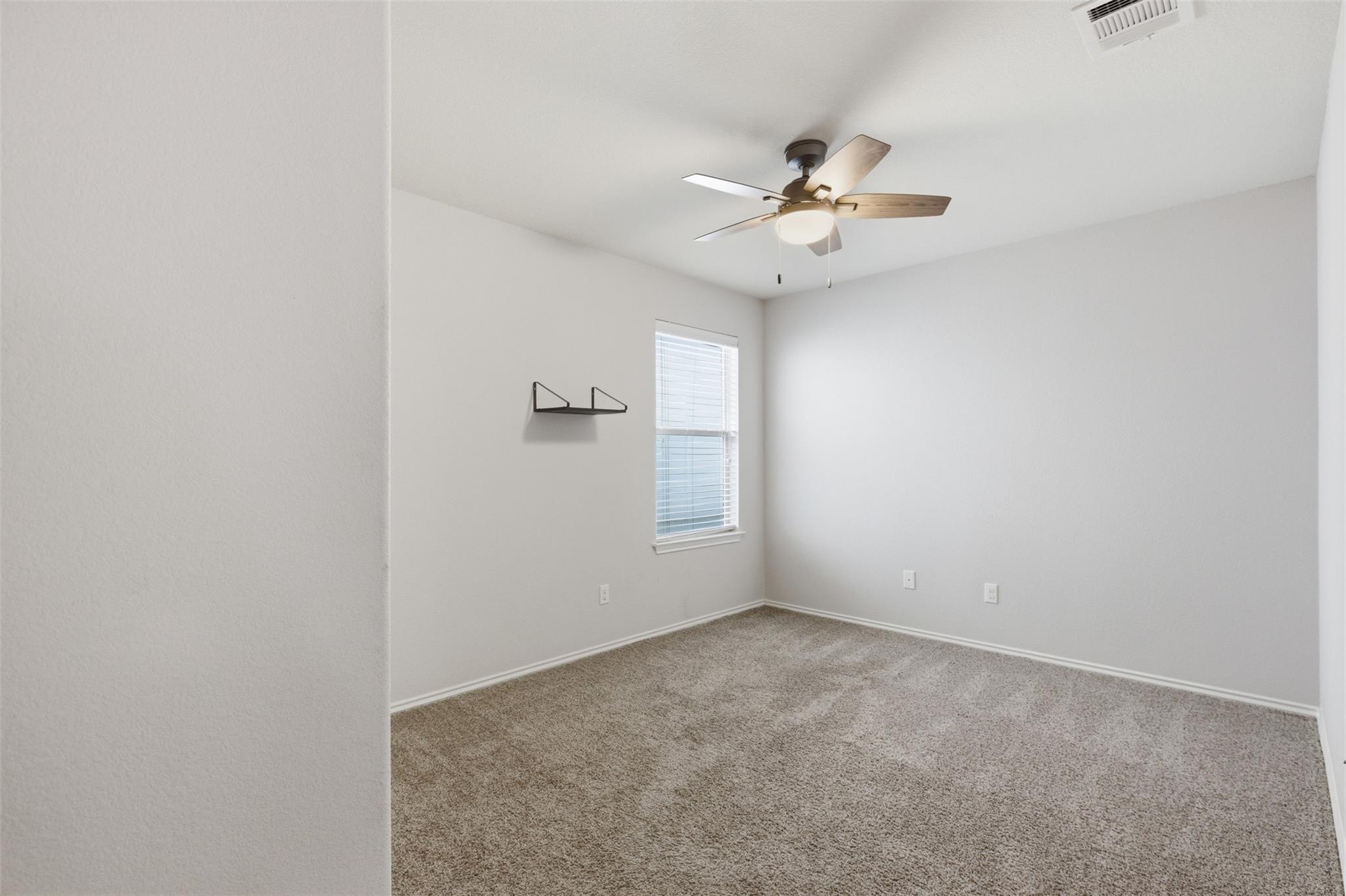 18420 Cloudmore Ln, Elgin, TX 78621