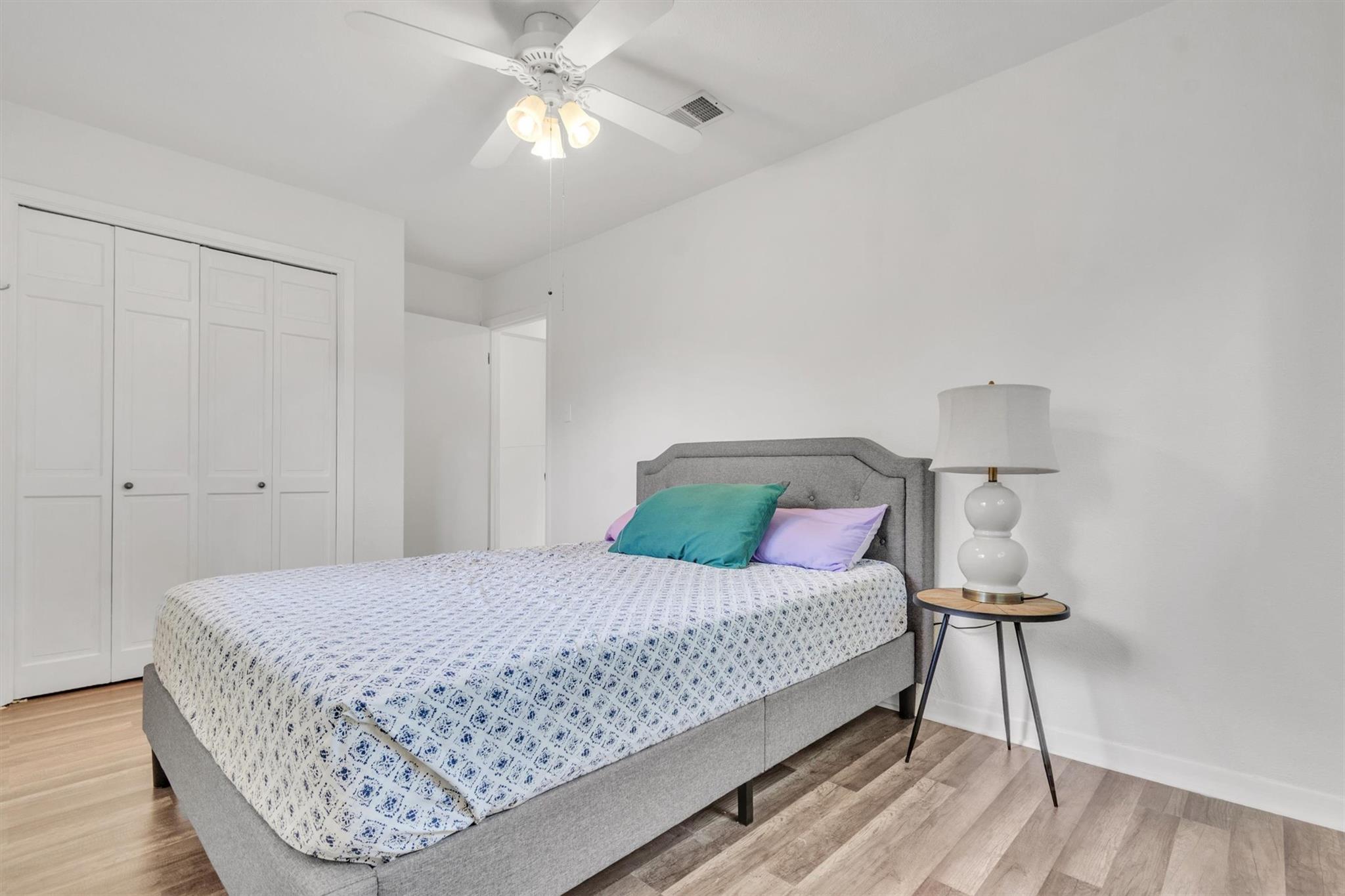 104 S Meadow Dr, Little River Academy, TX 76554