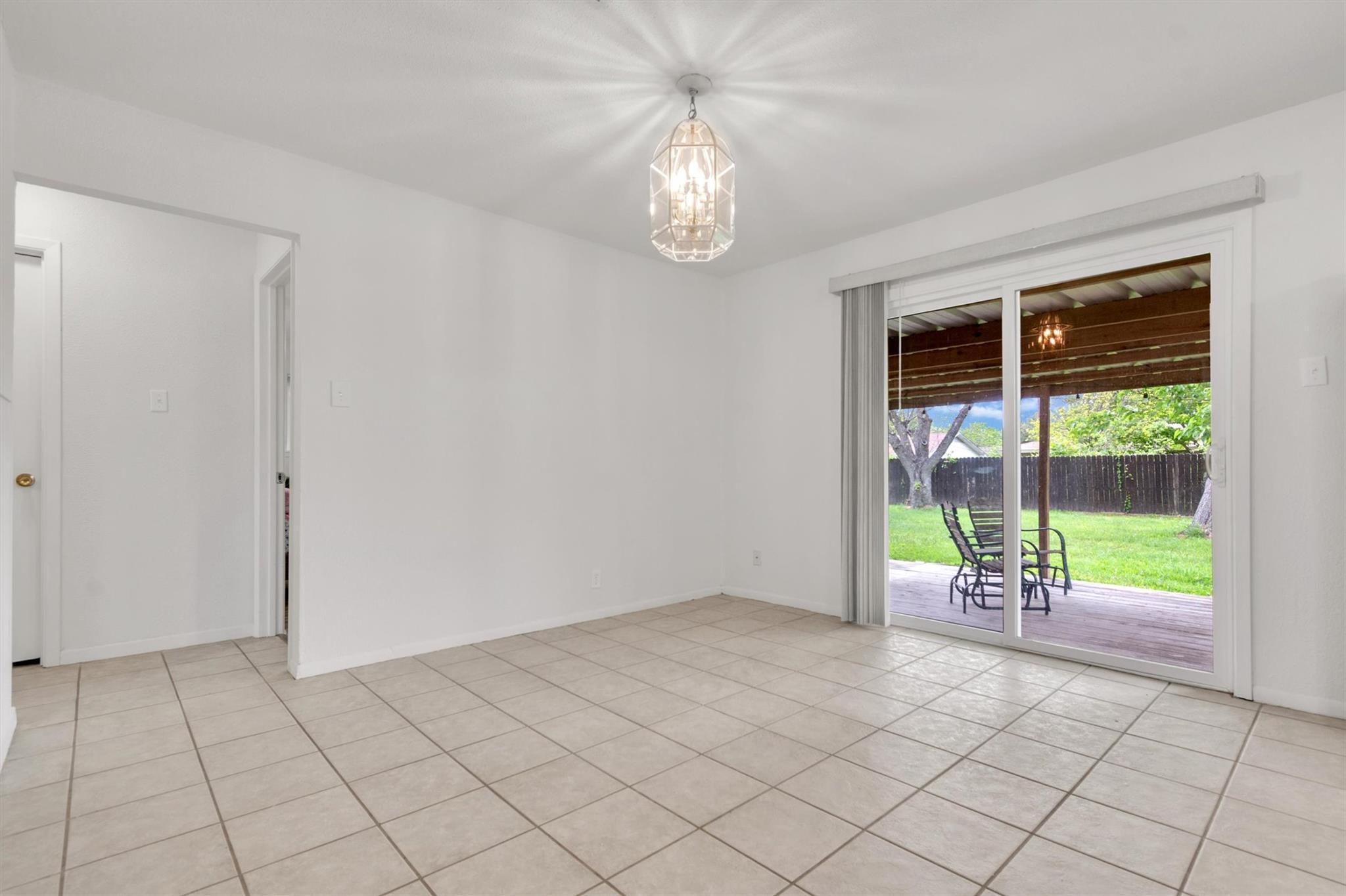 104 S Meadow Dr, Little River Academy, TX 76554