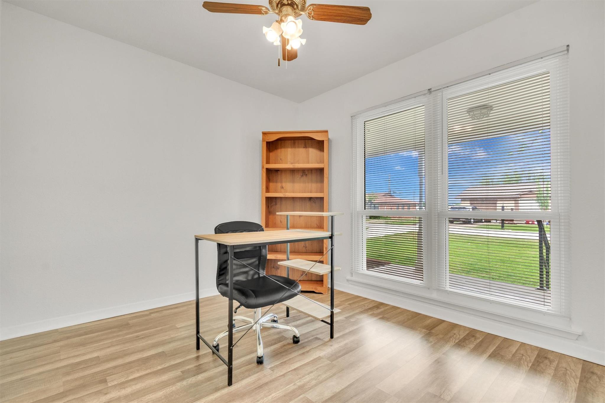 104 S Meadow Dr, Little River Academy, TX 76554