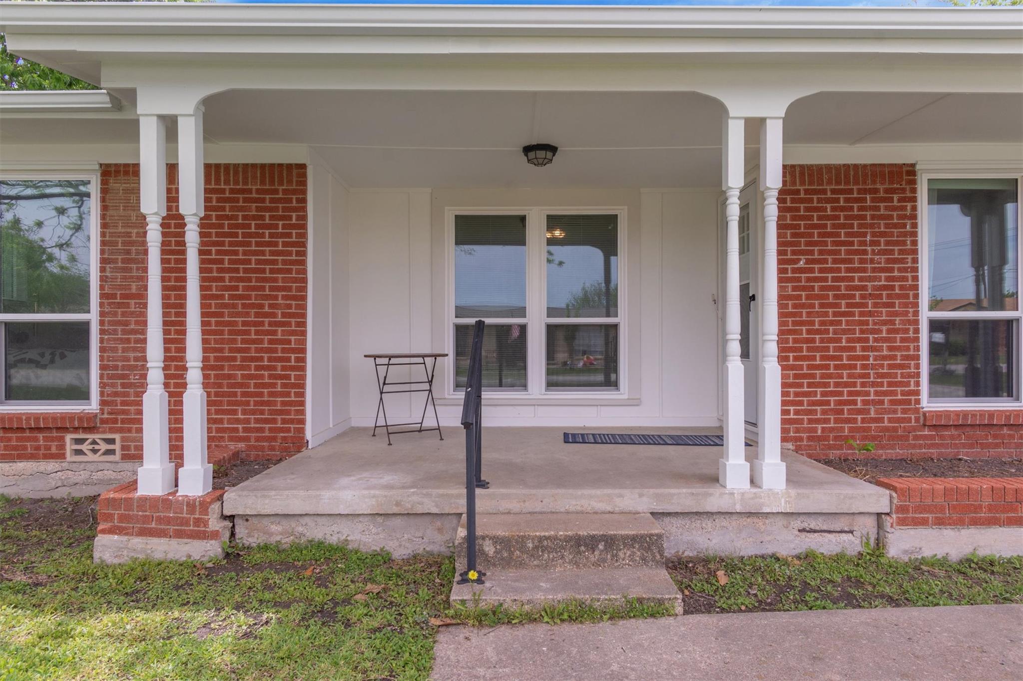 104 S Meadow Dr, Little River Academy, TX 76554