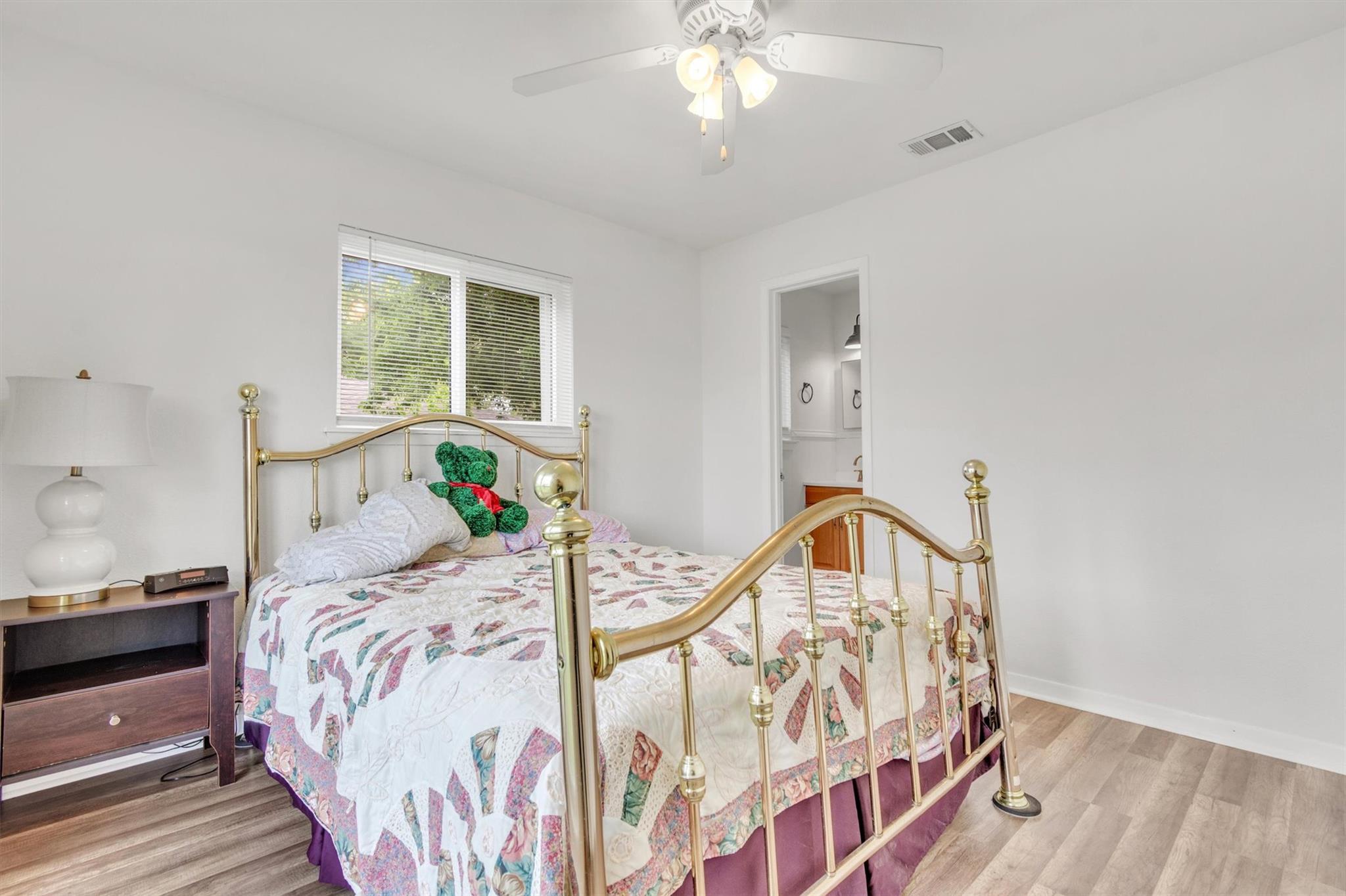 104 S Meadow Dr, Little River Academy, TX 76554