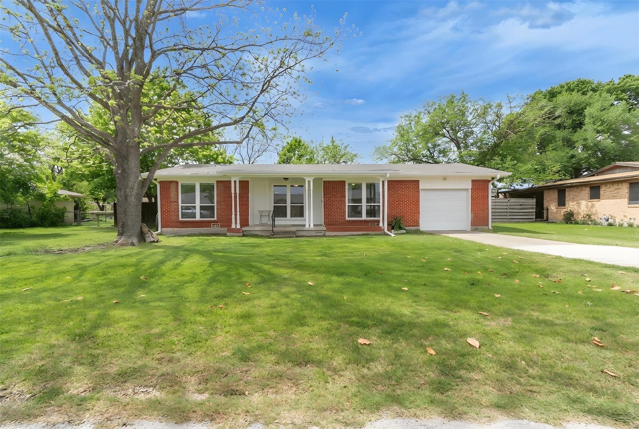 104 S Meadow Dr, Little River Academy, TX 76554