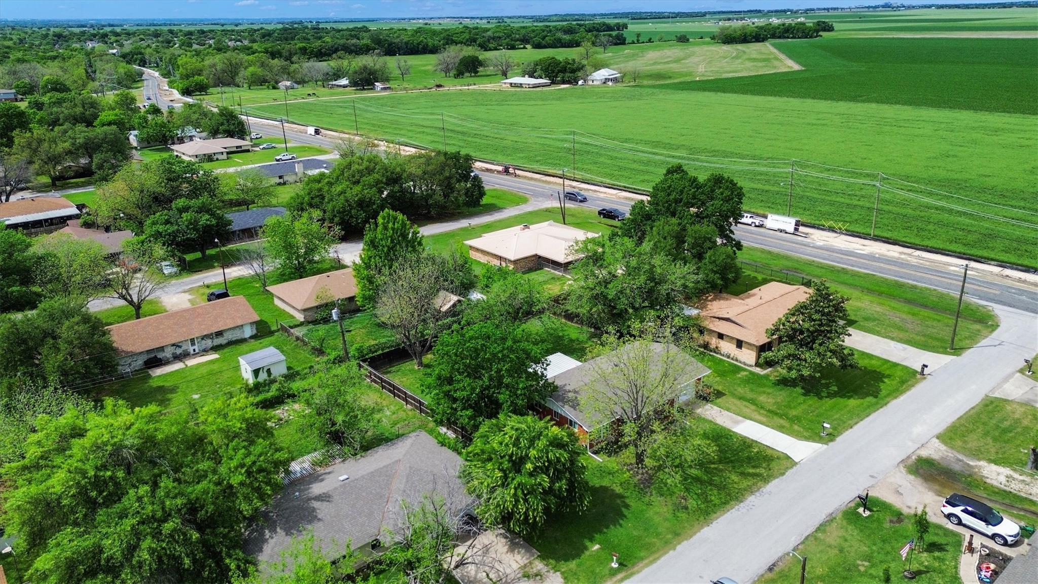 104 S Meadow Dr, Little River Academy, TX 76554