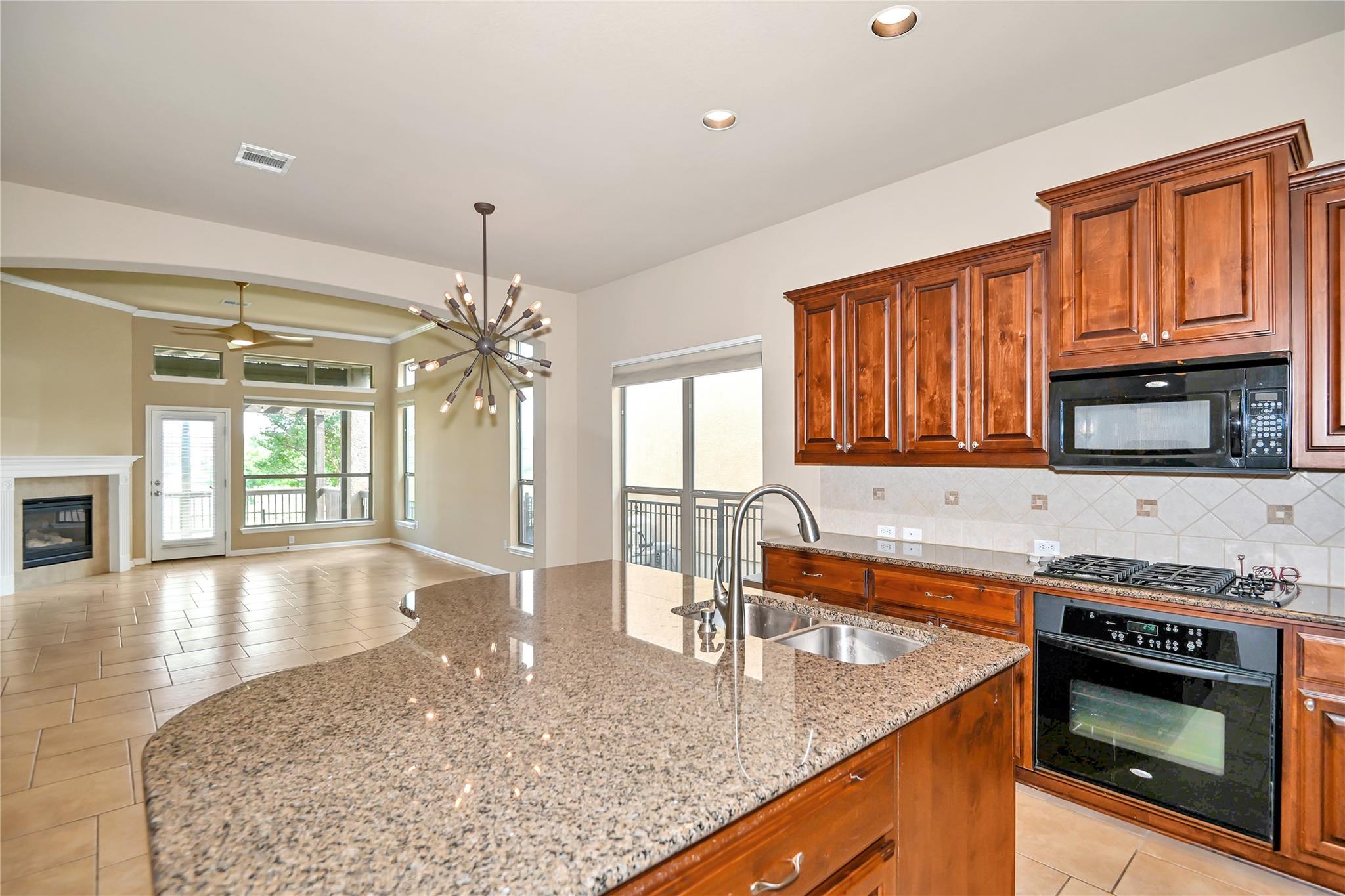 1915 Kempwood Loop, Round Rock, TX 78665