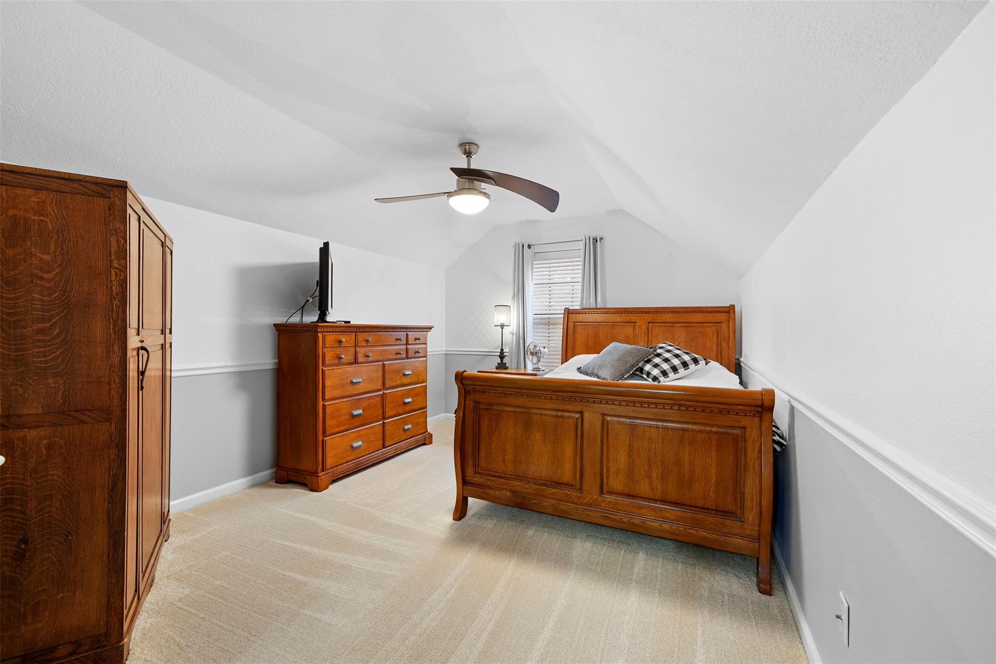 208 Willet Dr, Buda, TX 78610