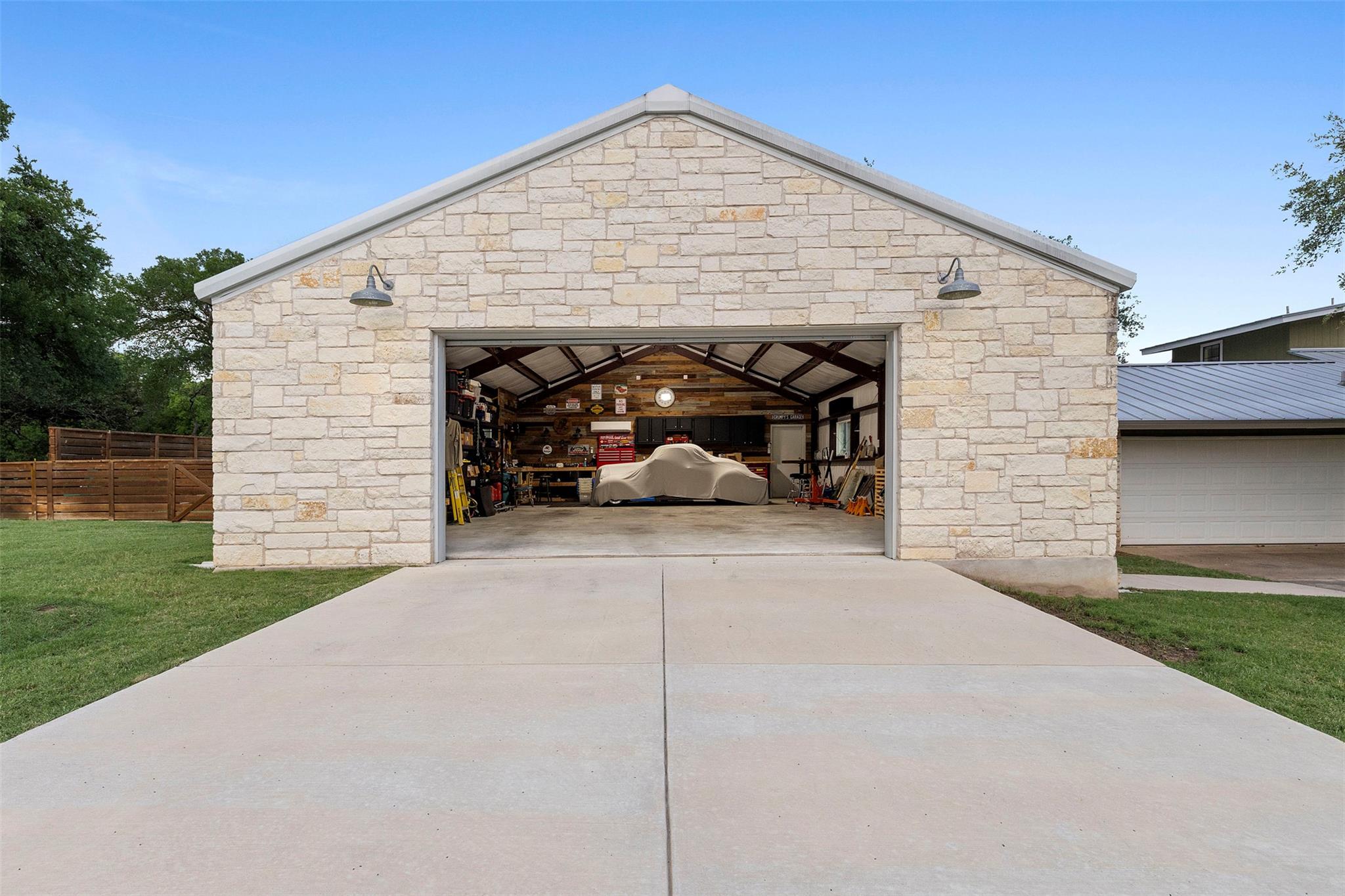 208 Willet Dr, Buda, TX 78610