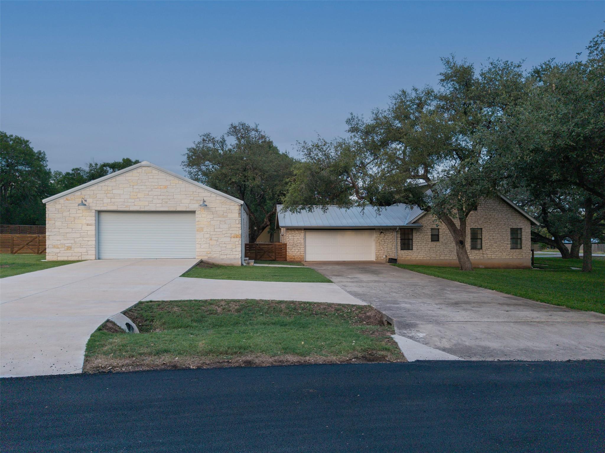 208 Willet Dr, Buda, TX 78610