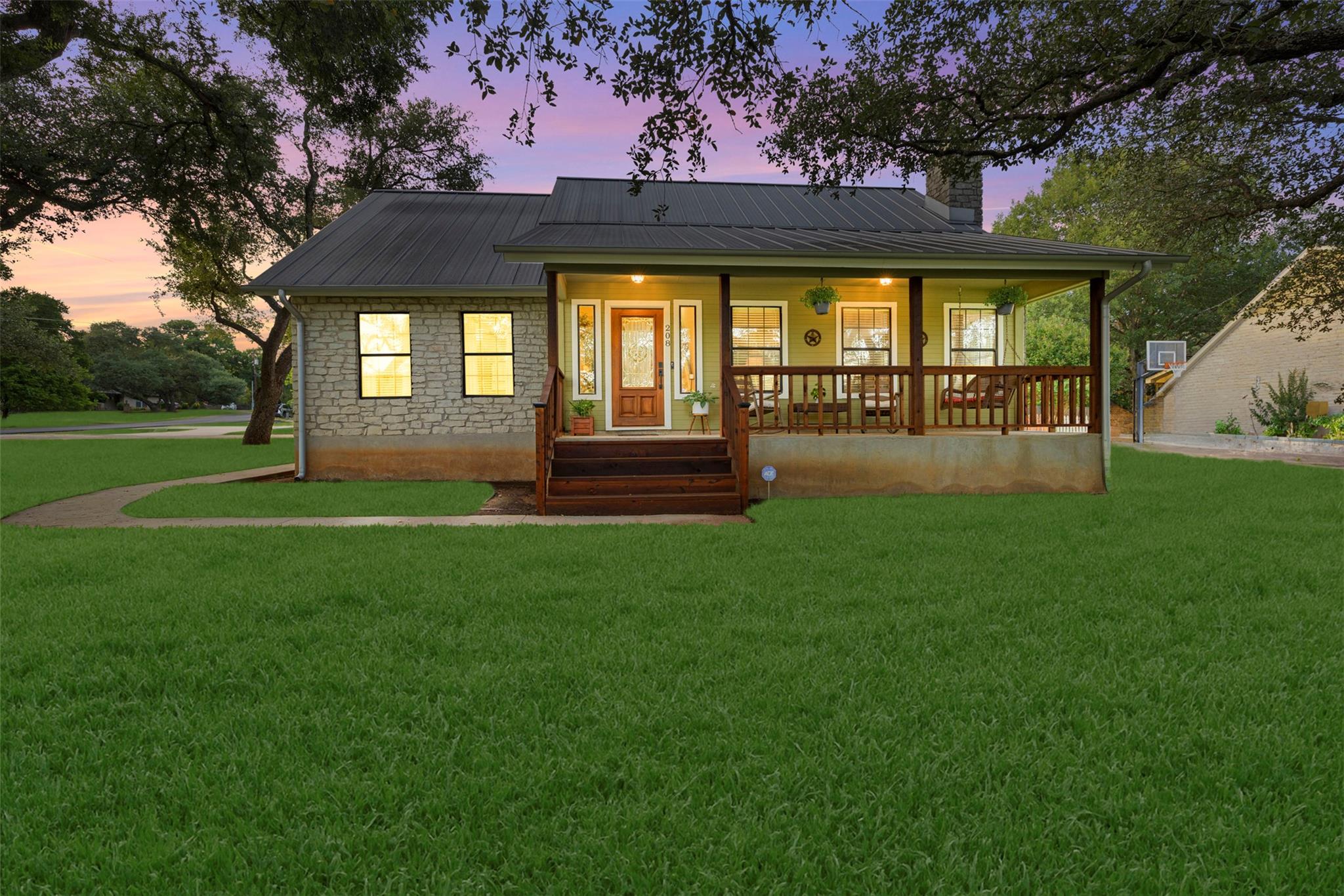 208 Willet Dr, Buda, TX 78610