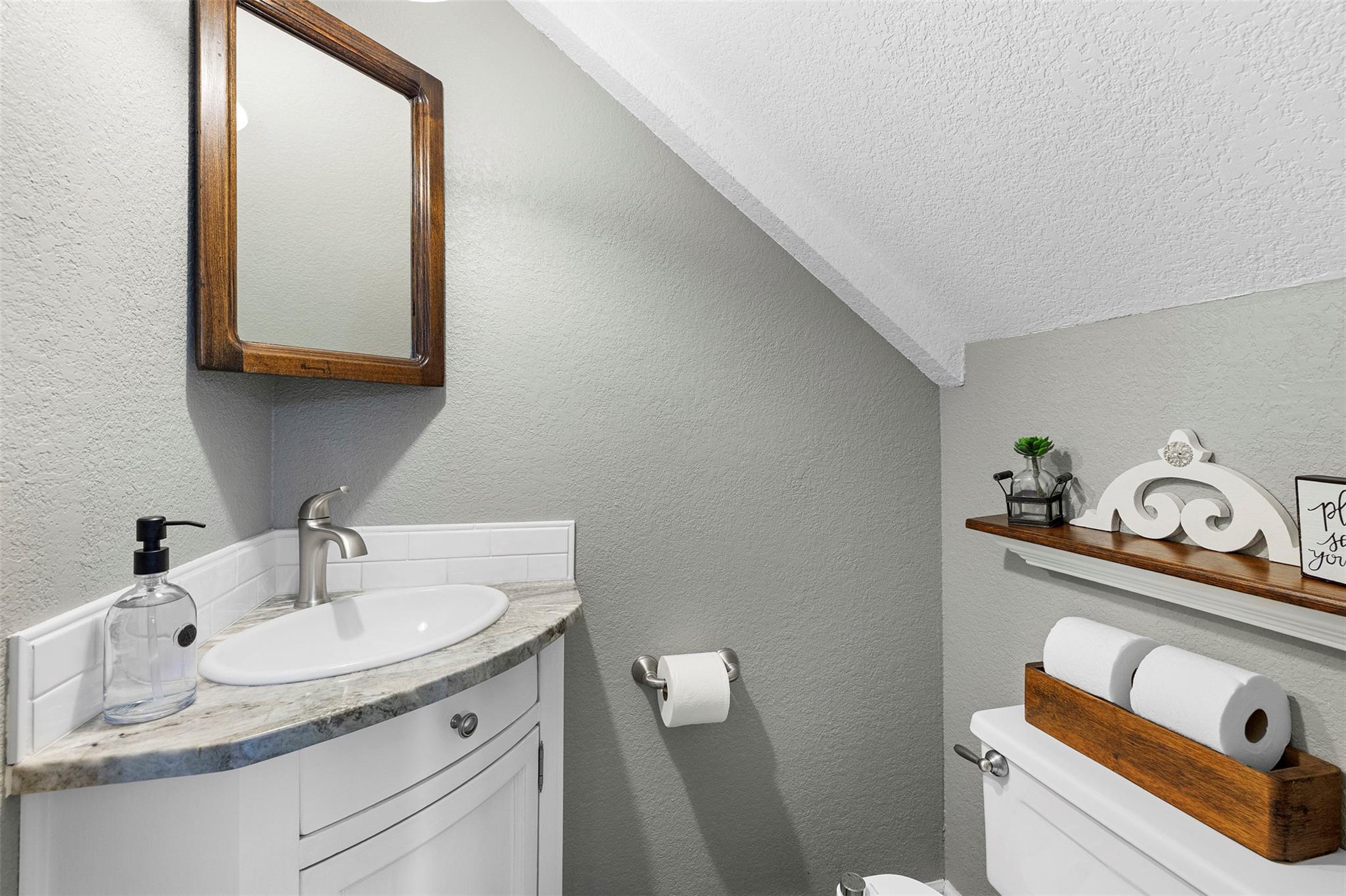 208 Willet Dr, Buda, TX 78610