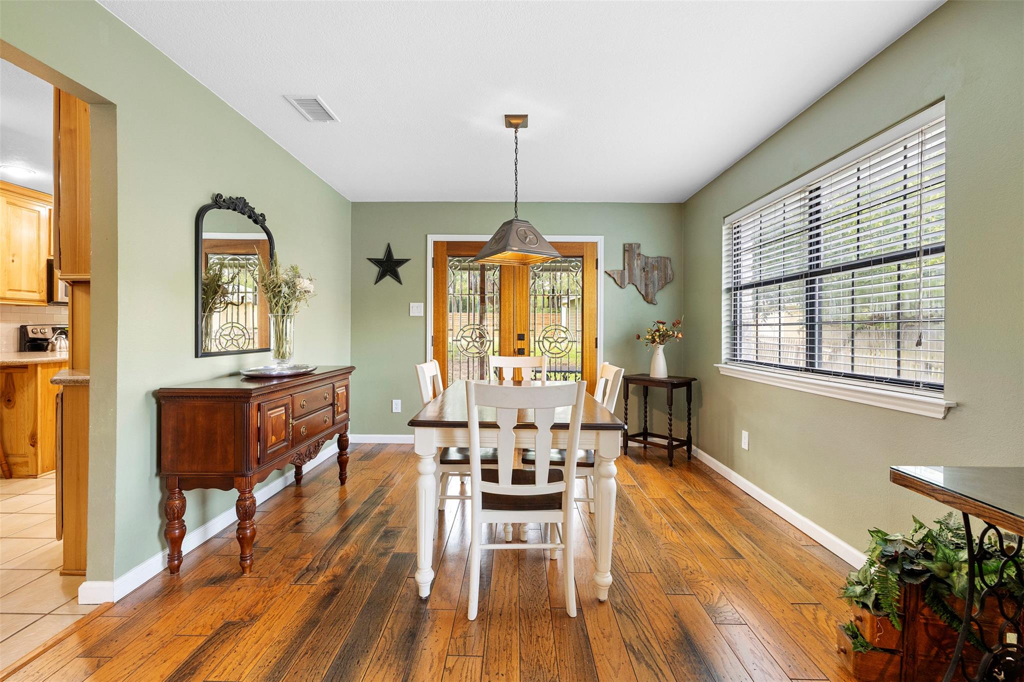 208 Willet Dr, Buda, TX 78610