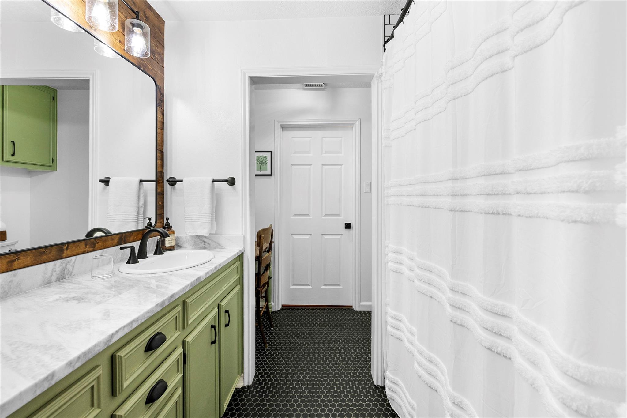 208 Willet Dr, Buda, TX 78610