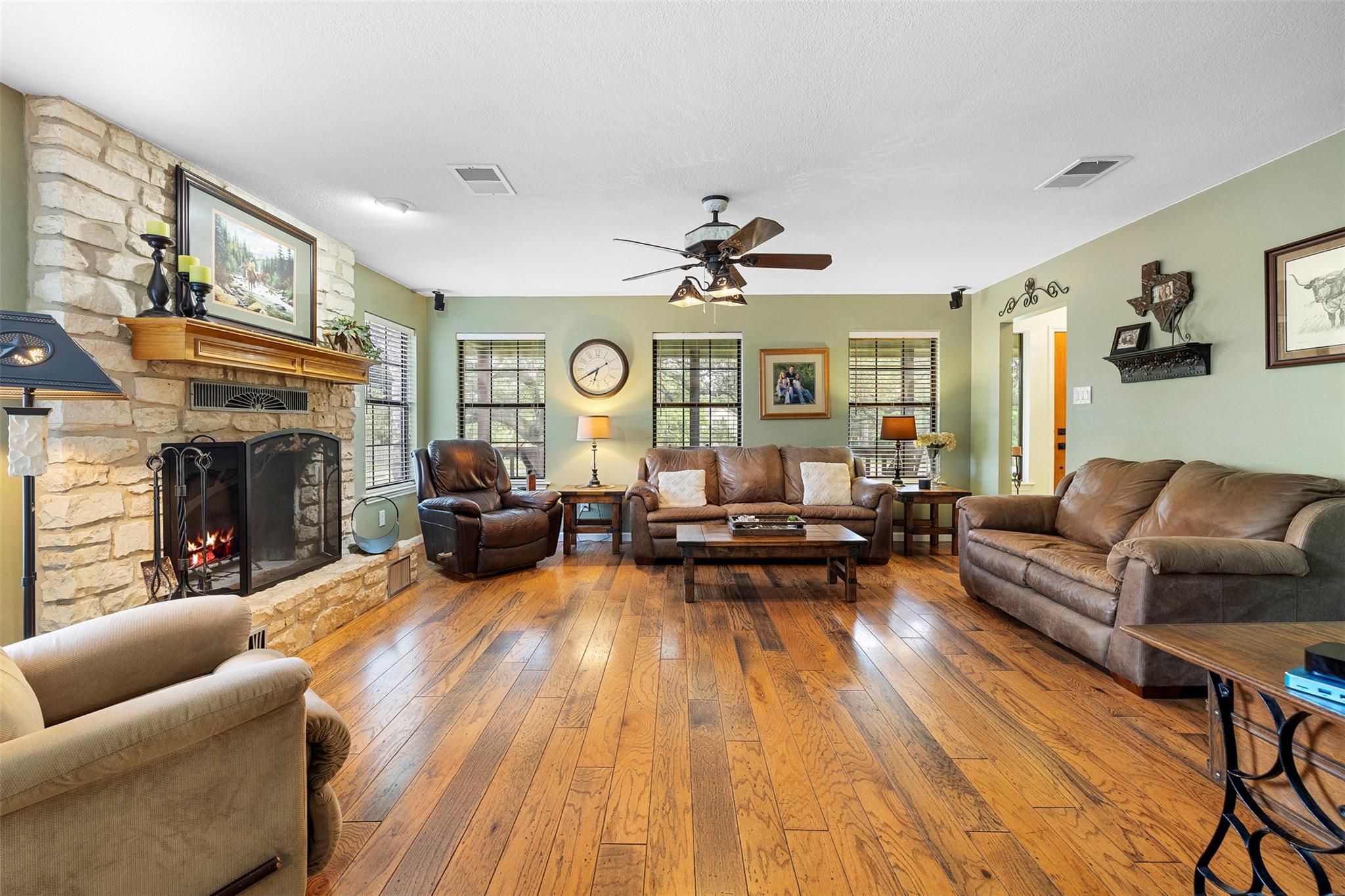 208 Willet Dr, Buda, TX 78610