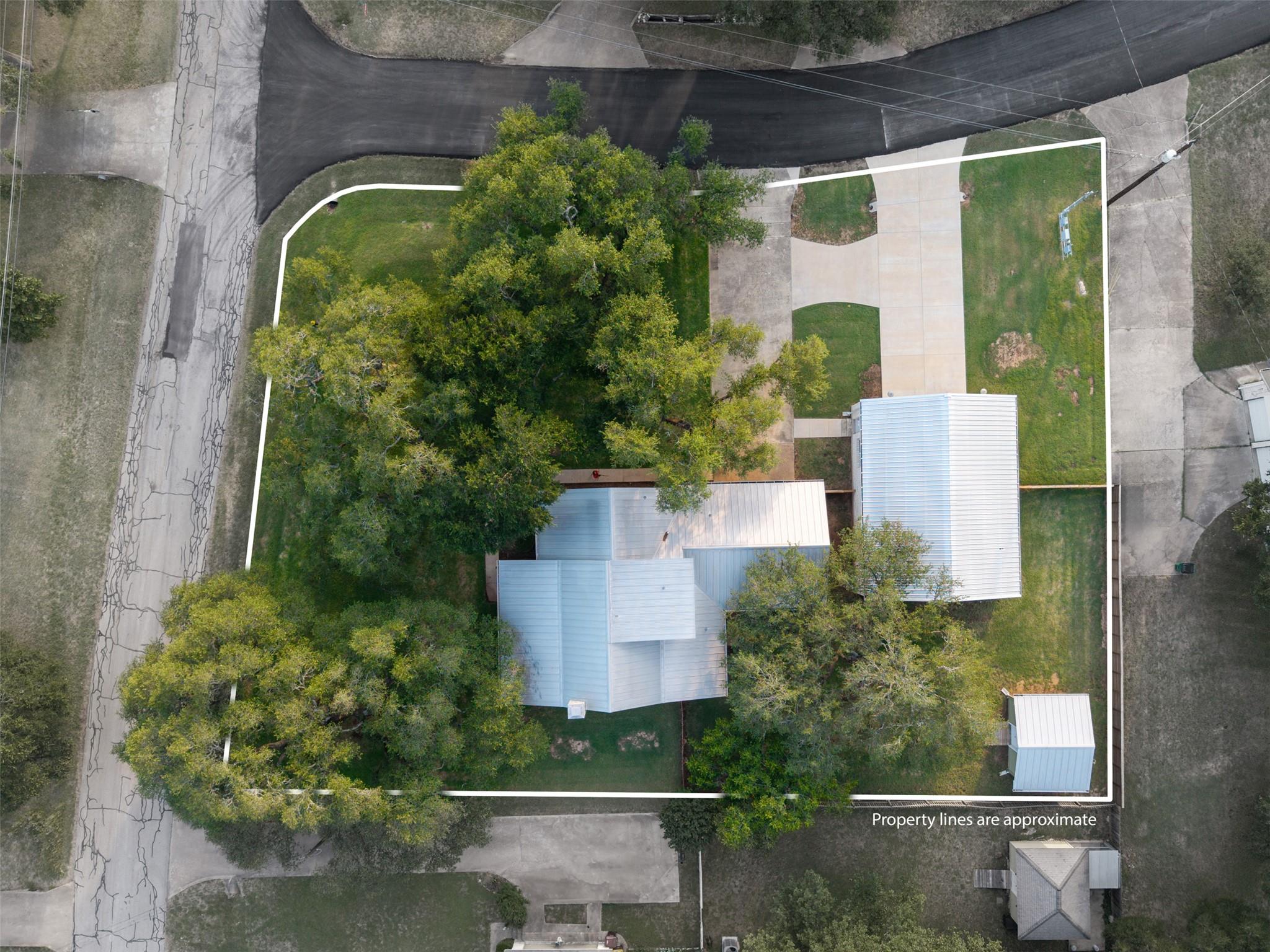 208 Willet Dr, Buda, TX 78610