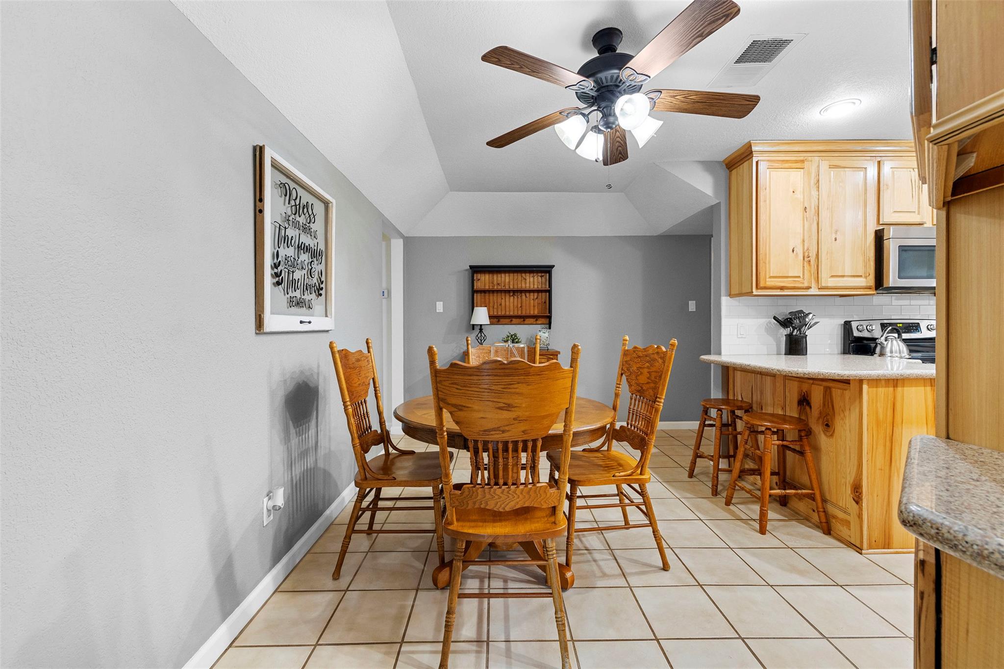 208 Willet Dr, Buda, TX 78610