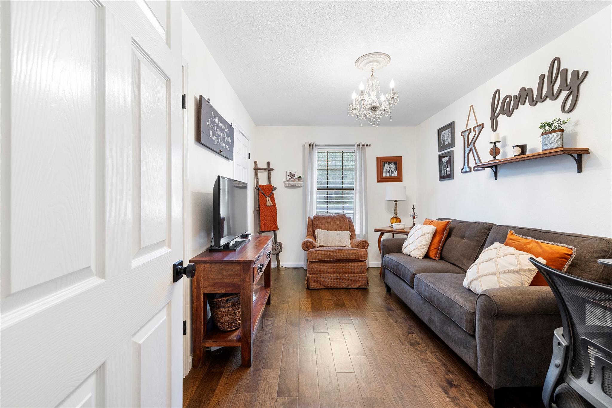 208 Willet Dr, Buda, TX 78610