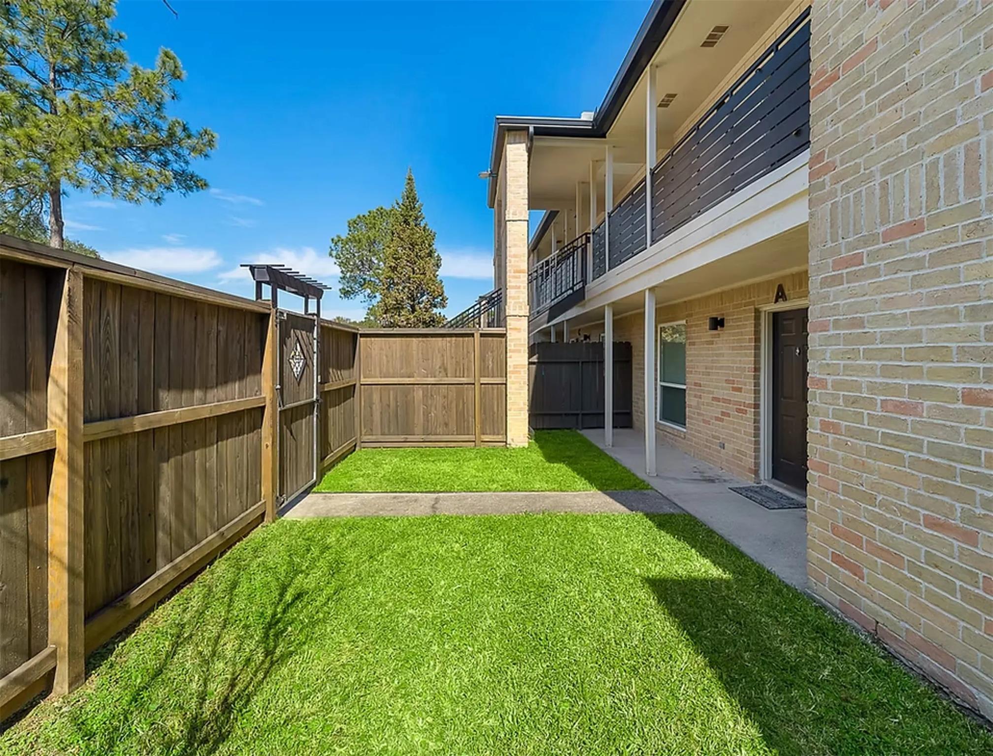 16311 Luzerne Dr # L330D, Houston, TX 77070