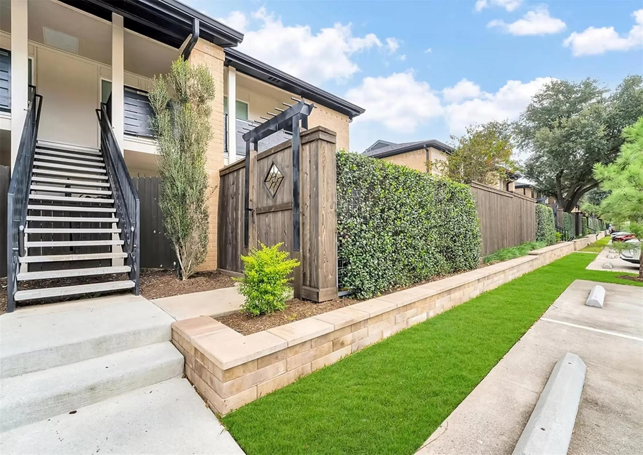 16311 Luzerne Dr # L330D, Houston, TX 77070