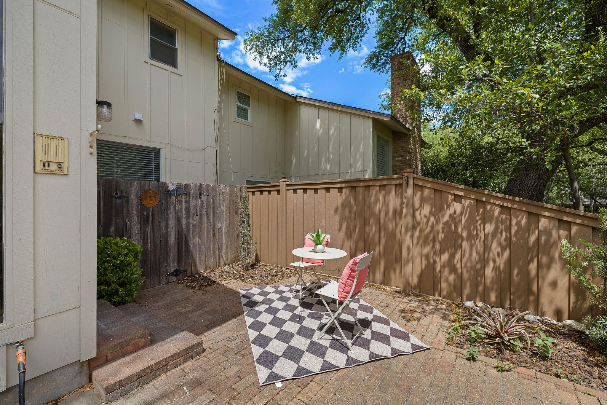 8211 Greenslope Dr, Austin, TX 78759