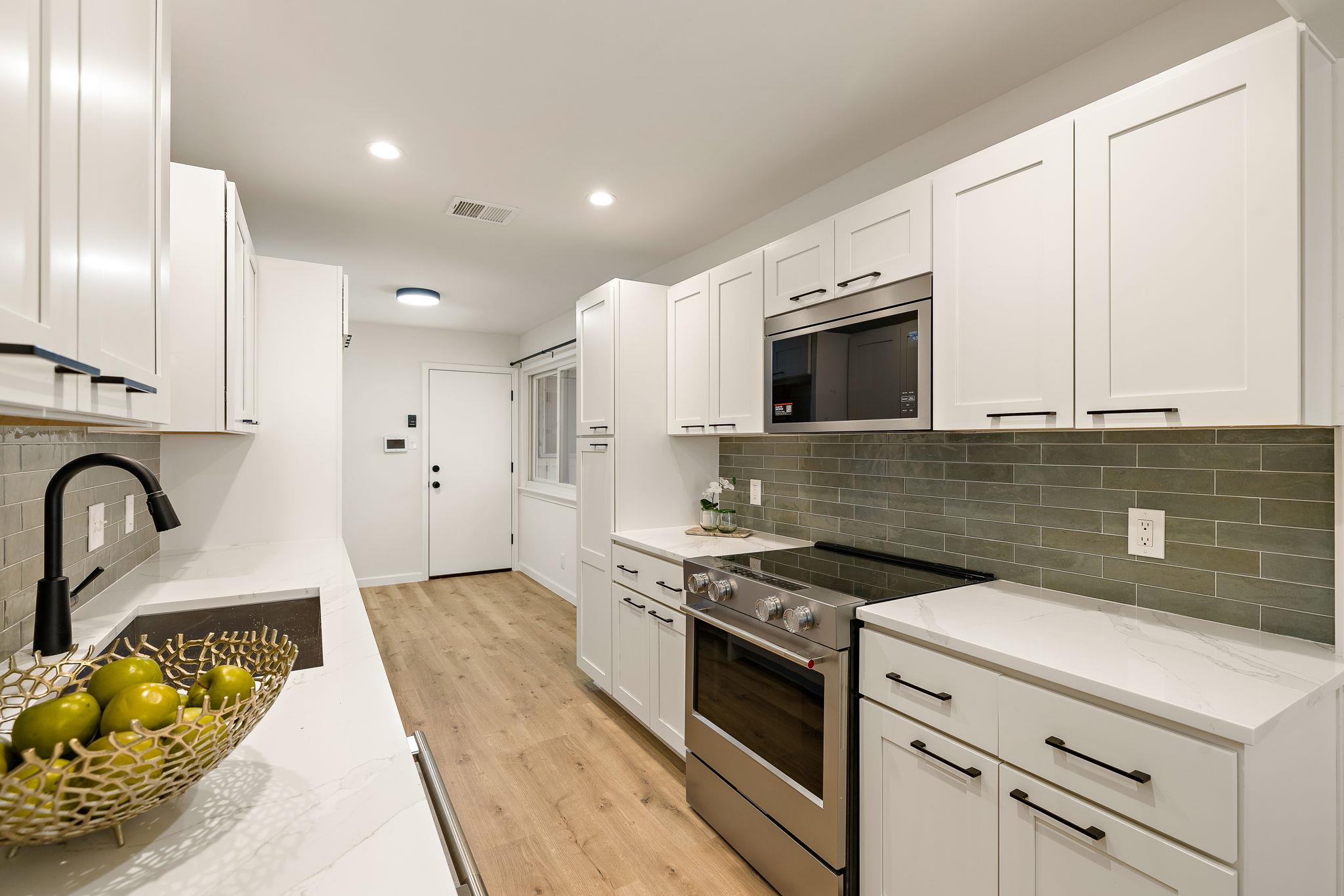 8211 Greenslope Dr, Austin, TX 78759